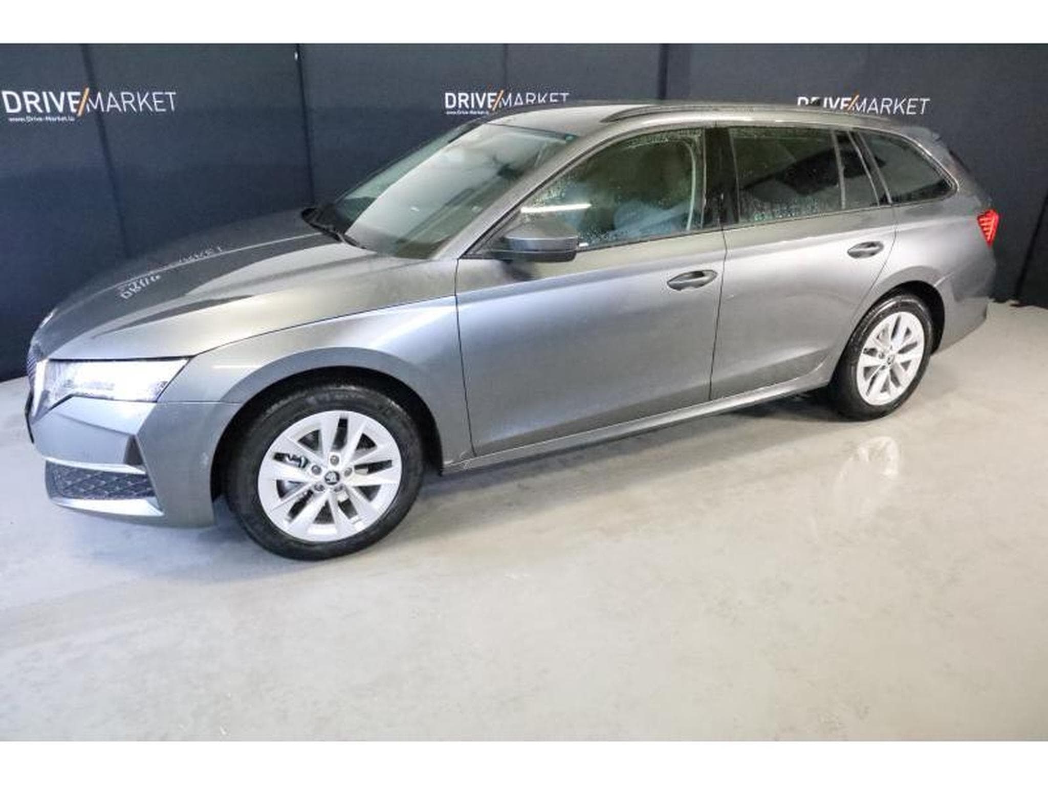 Skoda Octavia Selection (2025) - Photo 16
