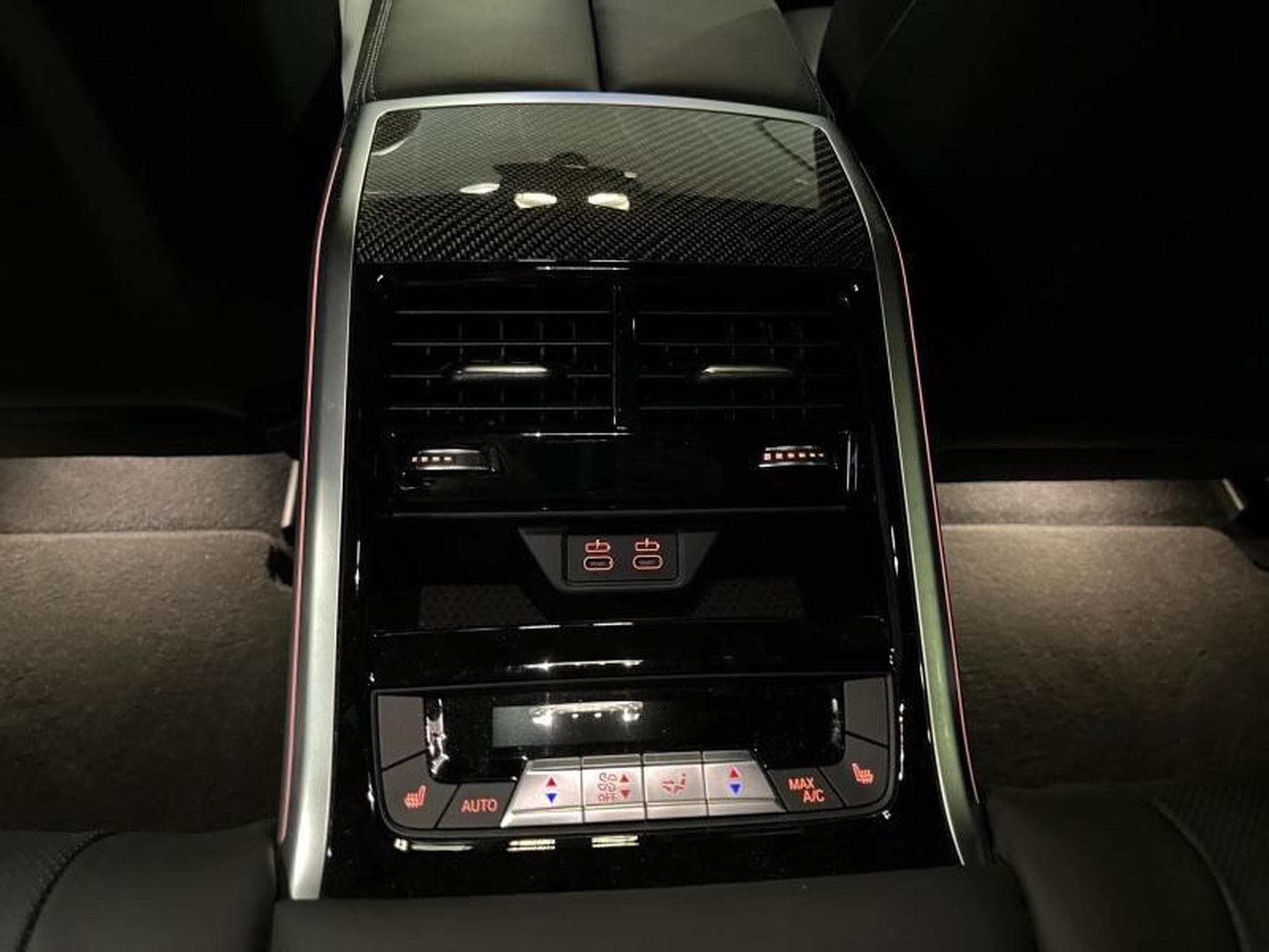 BMW M8 M8 Competition Gran Coupé xDrive (2025) - Photo 5