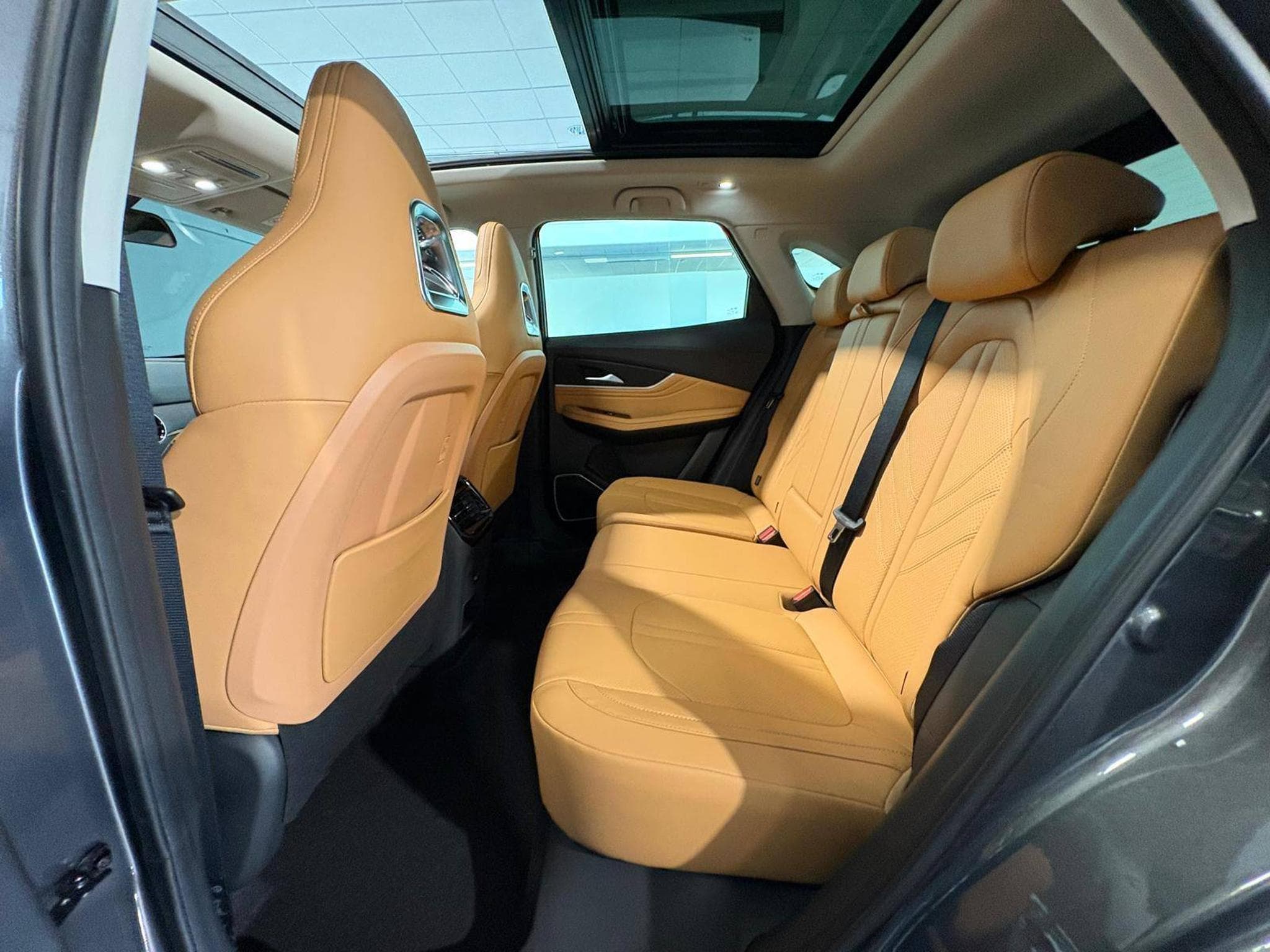 Forthing T5 hybrid 1.5 HEV FULL HYBRID (2026) - Photo 9