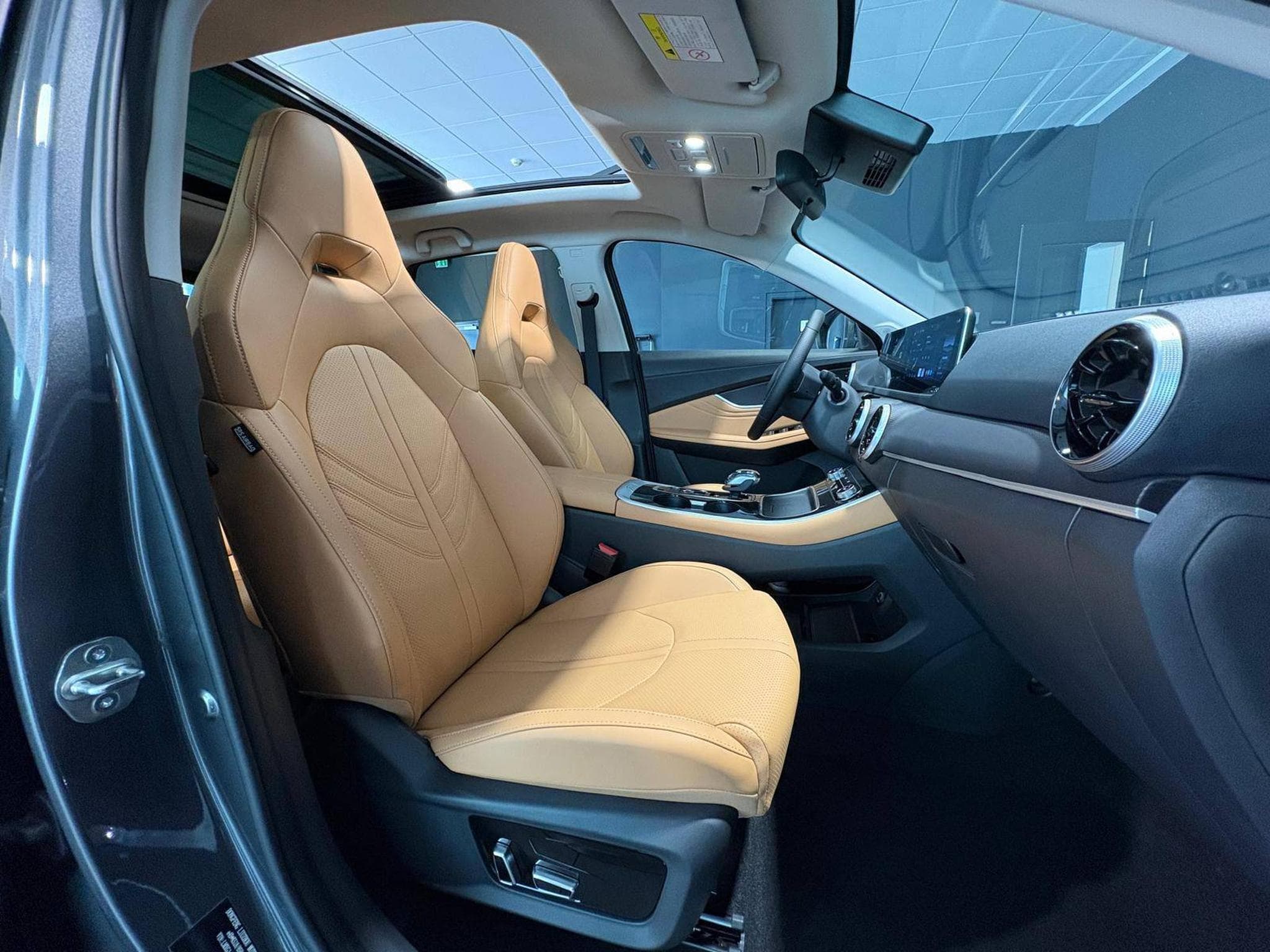 Forthing T5 hybrid 1.5 HEV FULL HYBRID (2026) - Photo 5
