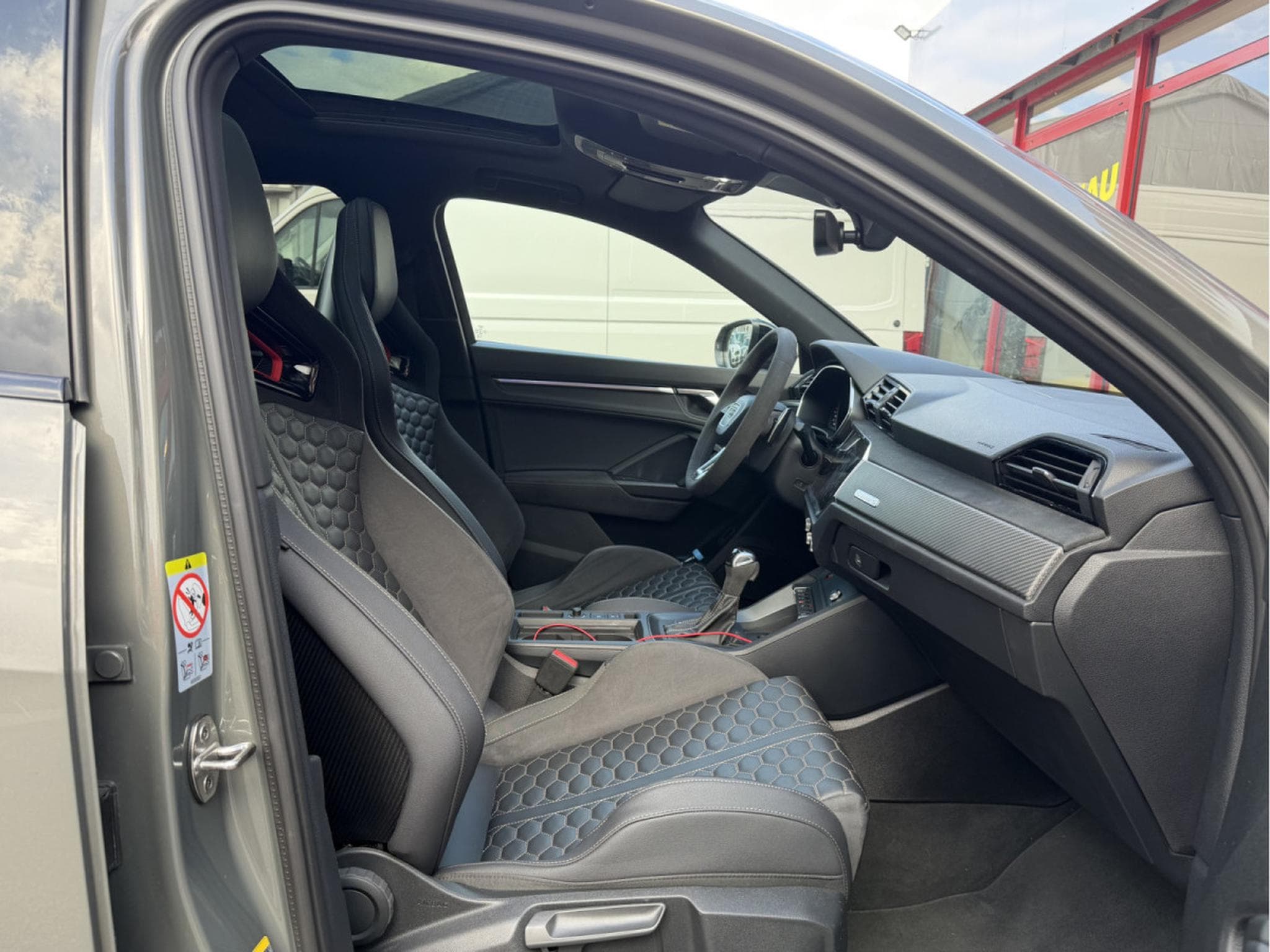 Audi RSQ3 10 YEARS EDITION 2.5 TFSI SPORTBACK QUATTRO SONOS PANO CUIR (2024) - Foto 4