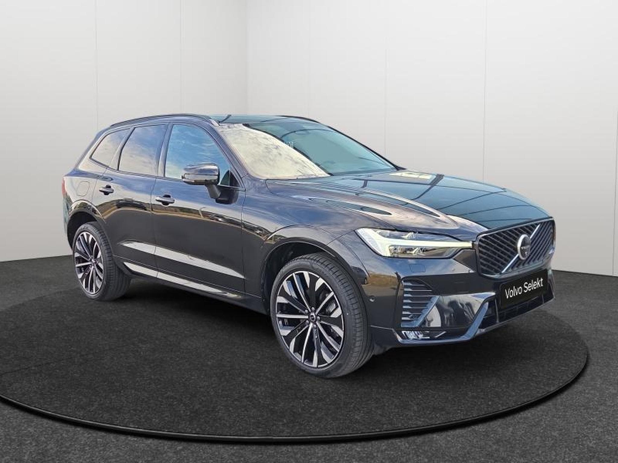 Volvo XC60 Facelift B5 AWD Ultra Dark/ Essence (2025) - Photo 8