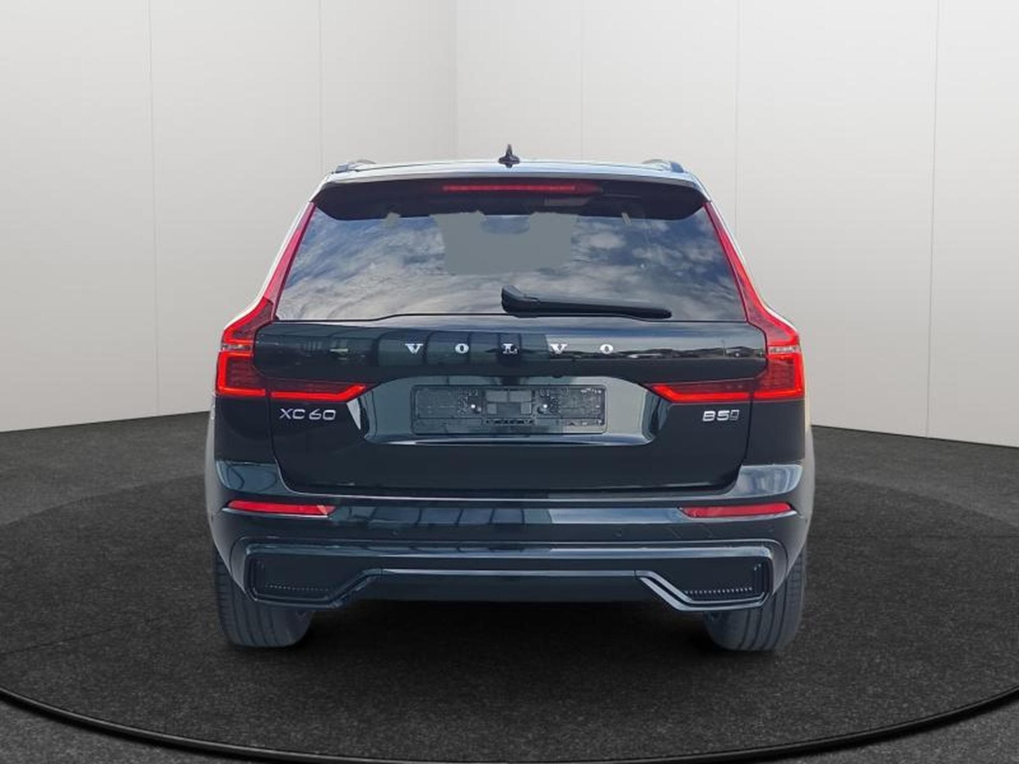 Volvo XC60 Facelift B5 AWD Ultra Dark/ Essence (2025) - Photo 6