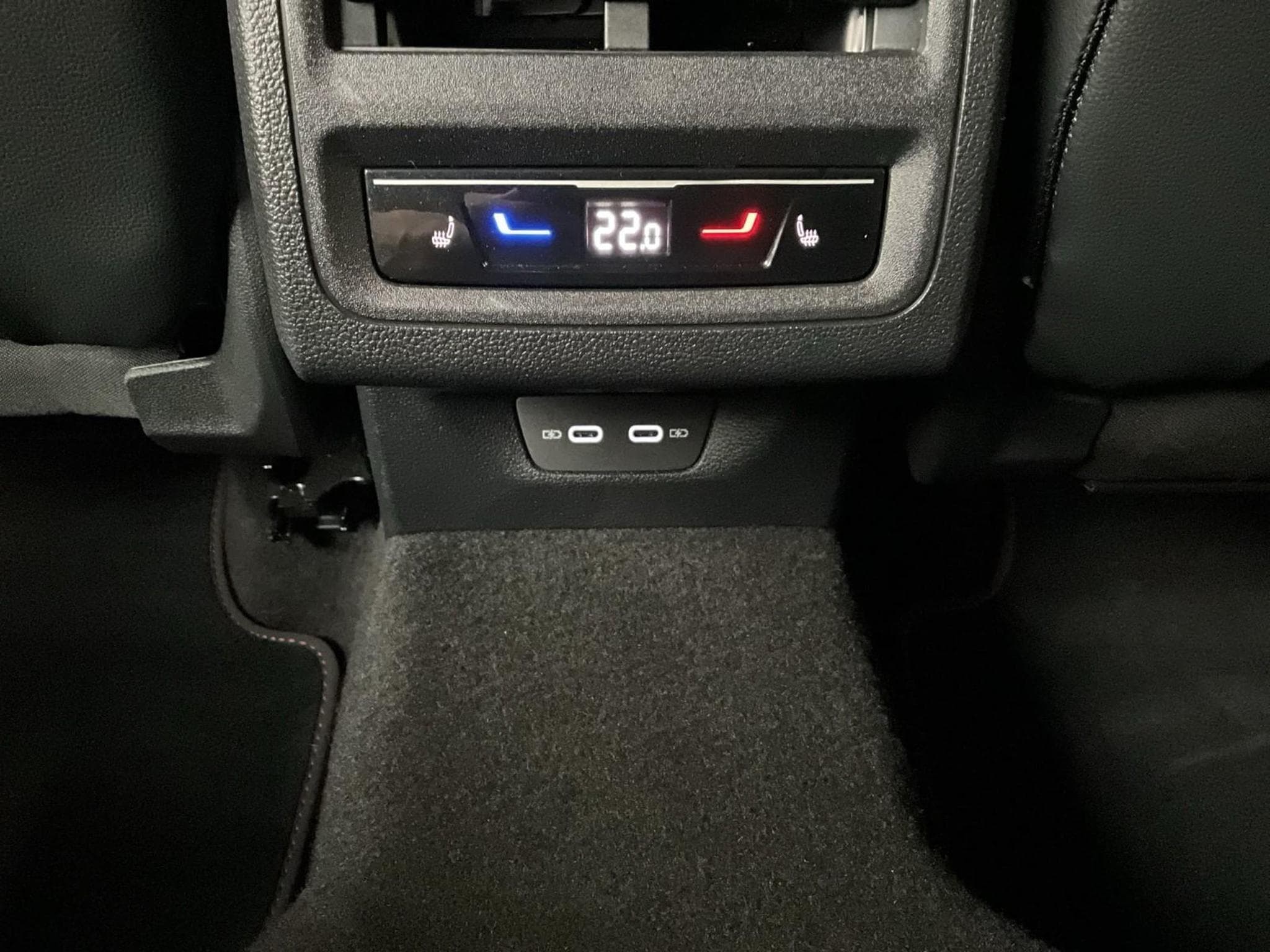 VW Golf GTI+DSG+LM19+Pano+MatrixLED (2024) - Photo 21