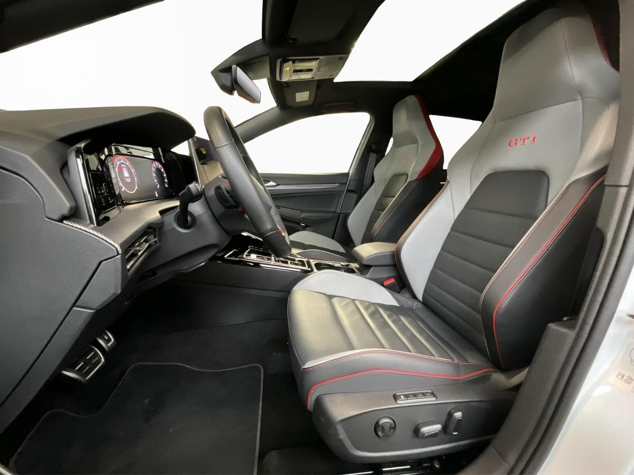 VW Golf GTI+DSG+LM19+Pano+MatrixLED (2024) - Photo 9