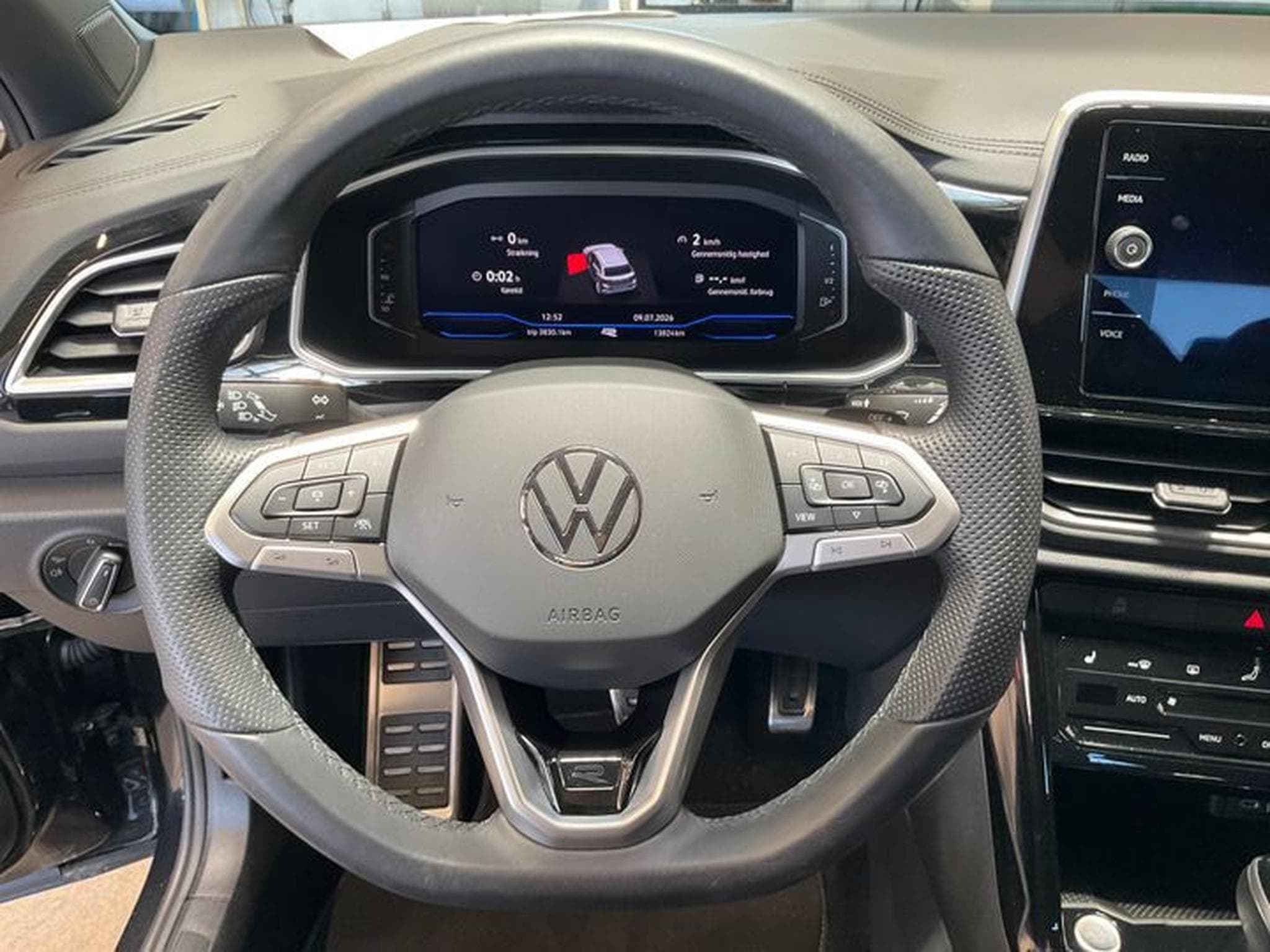 VW T-Roc R-Line Edition 1.5 TSI 150 CV DSG7 *ACC* CAM * HAYON * (2025) - Foto 10