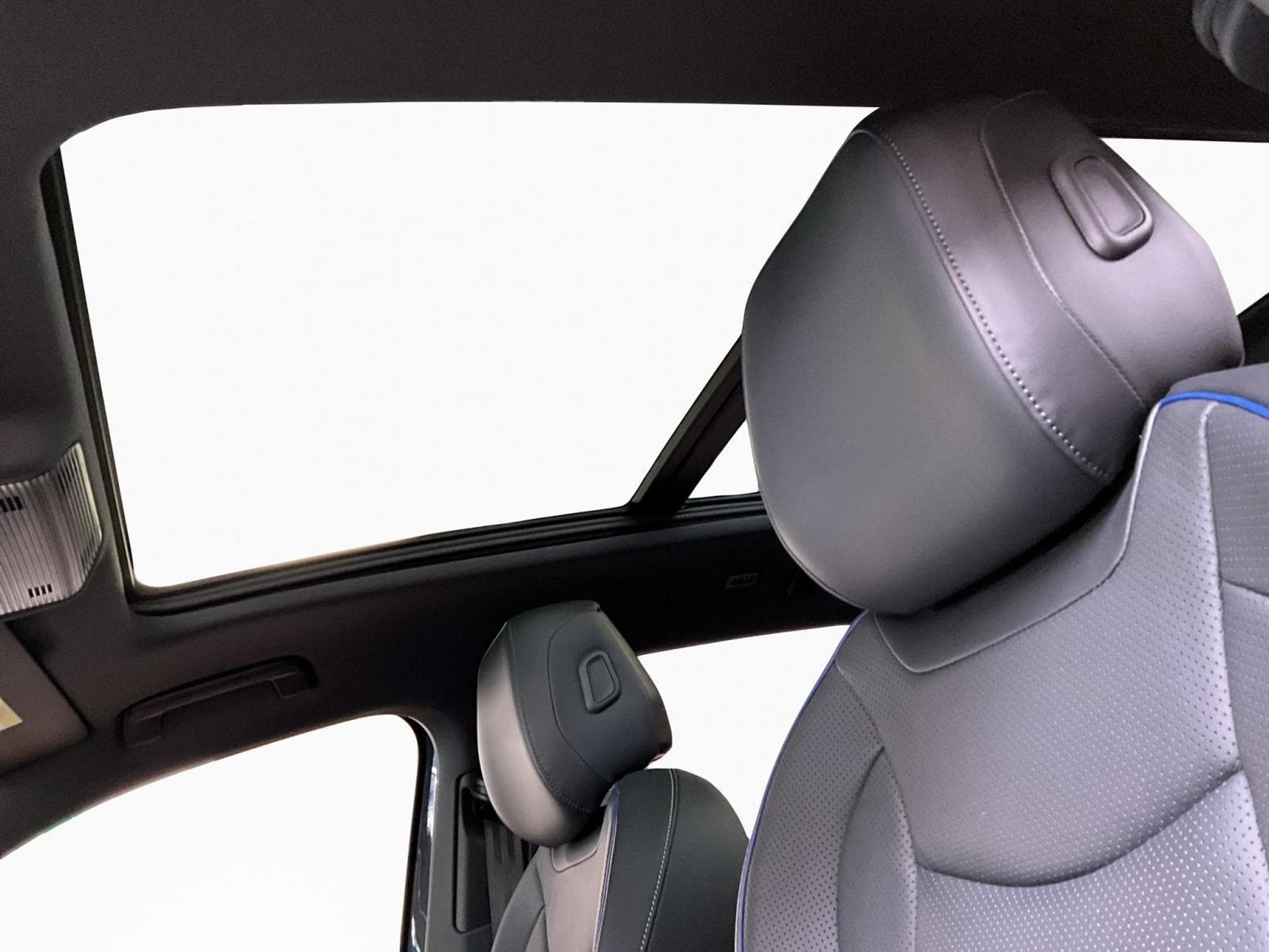 VW Tiguan R-Line+DSG+Harman+IQ-Drive+Black-Style+Pano (2025) - Photo 15