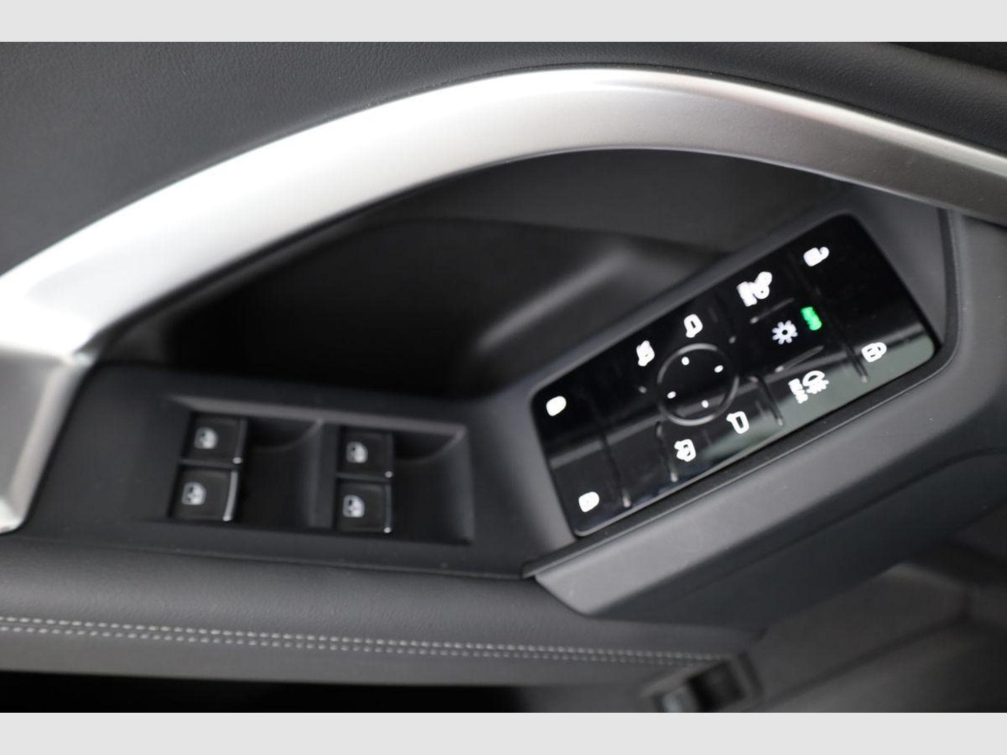 Audi Q5 2.0 TDI 150 kW quattro (2025) - Photo 8