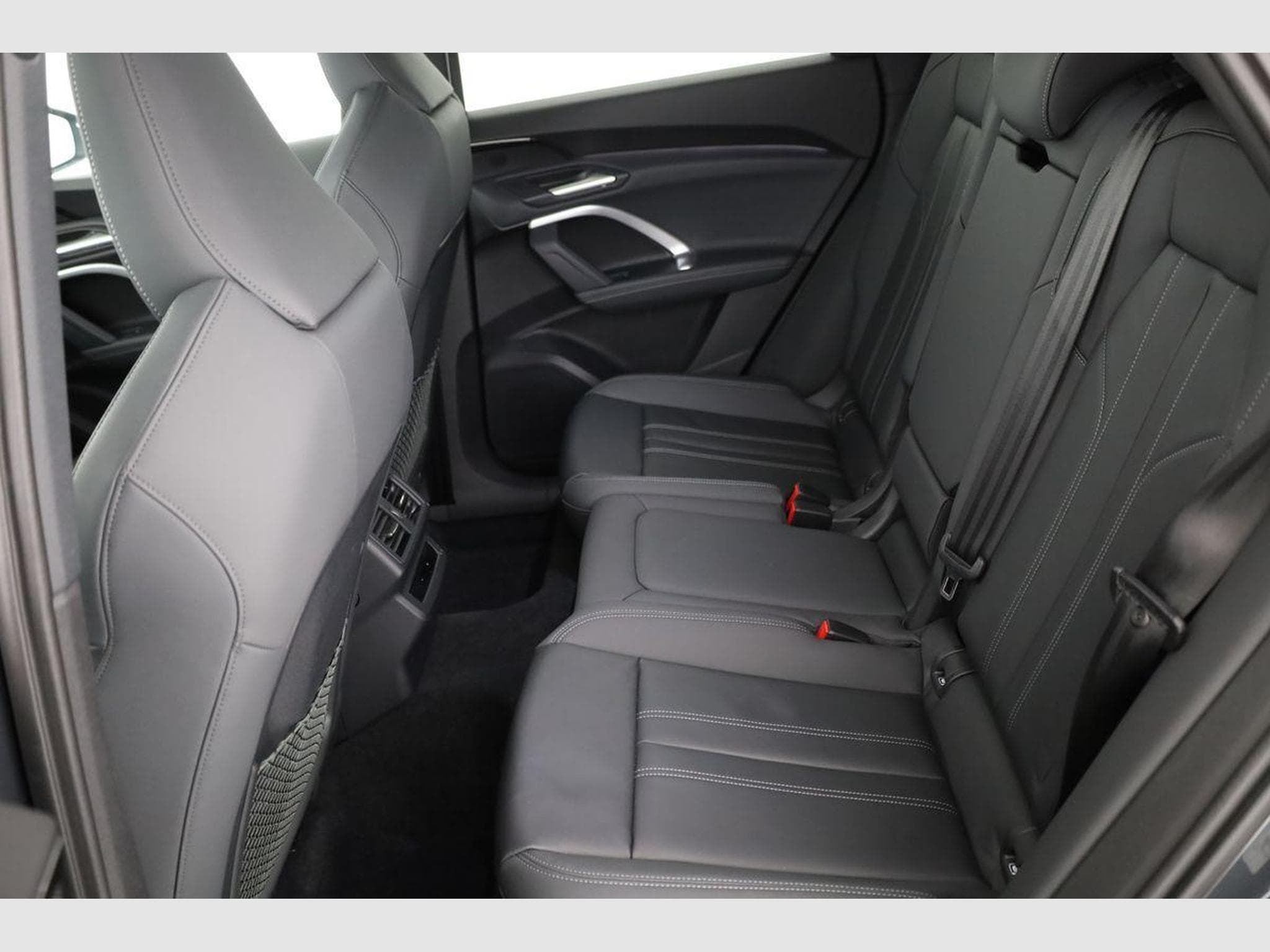 Audi Q5 2.0 TDI 150 kW quattro (2025) - Photo 11