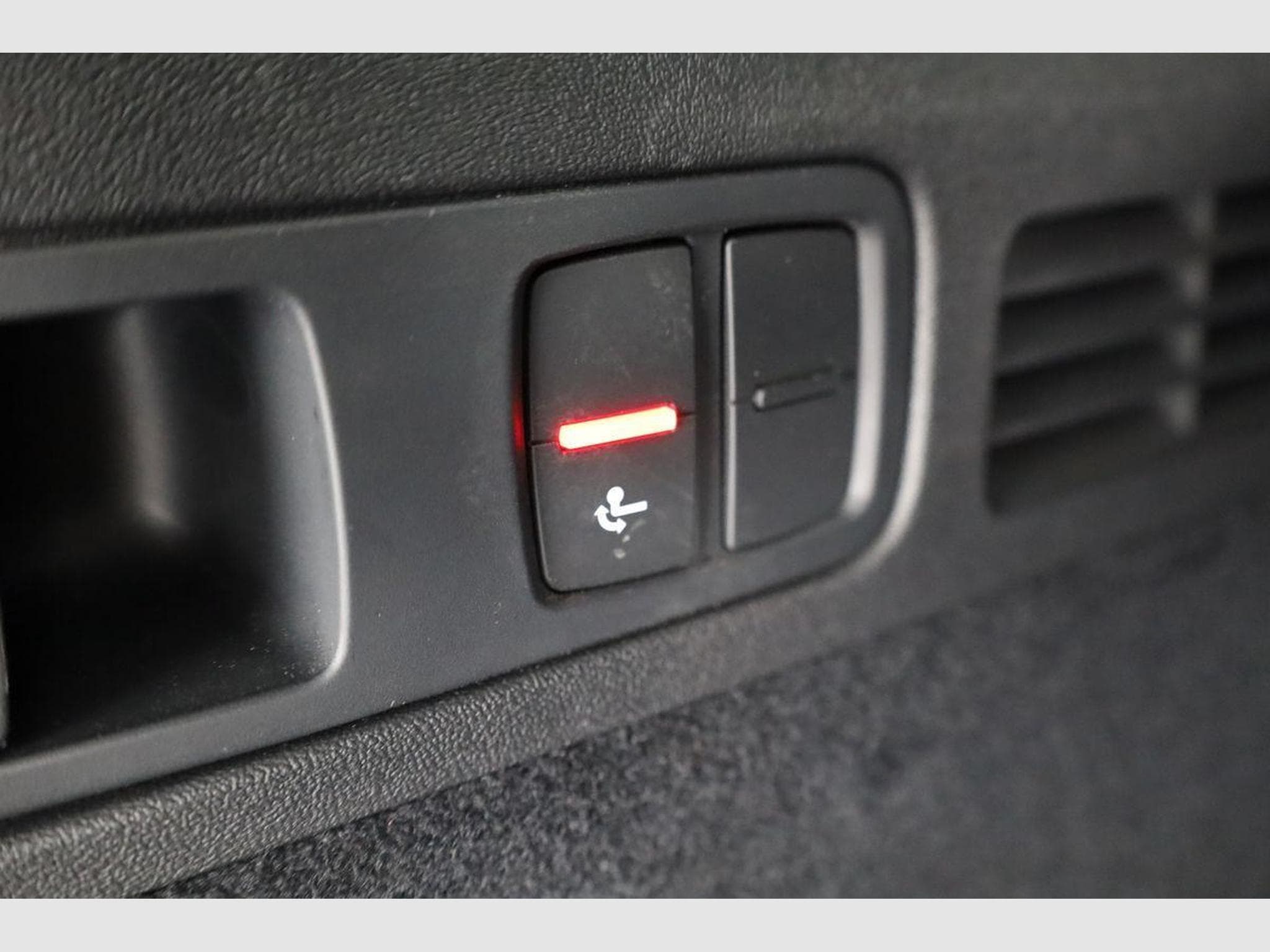 Audi Q5 2.0 TDI 150 kW quattro (2025) - Photo 13