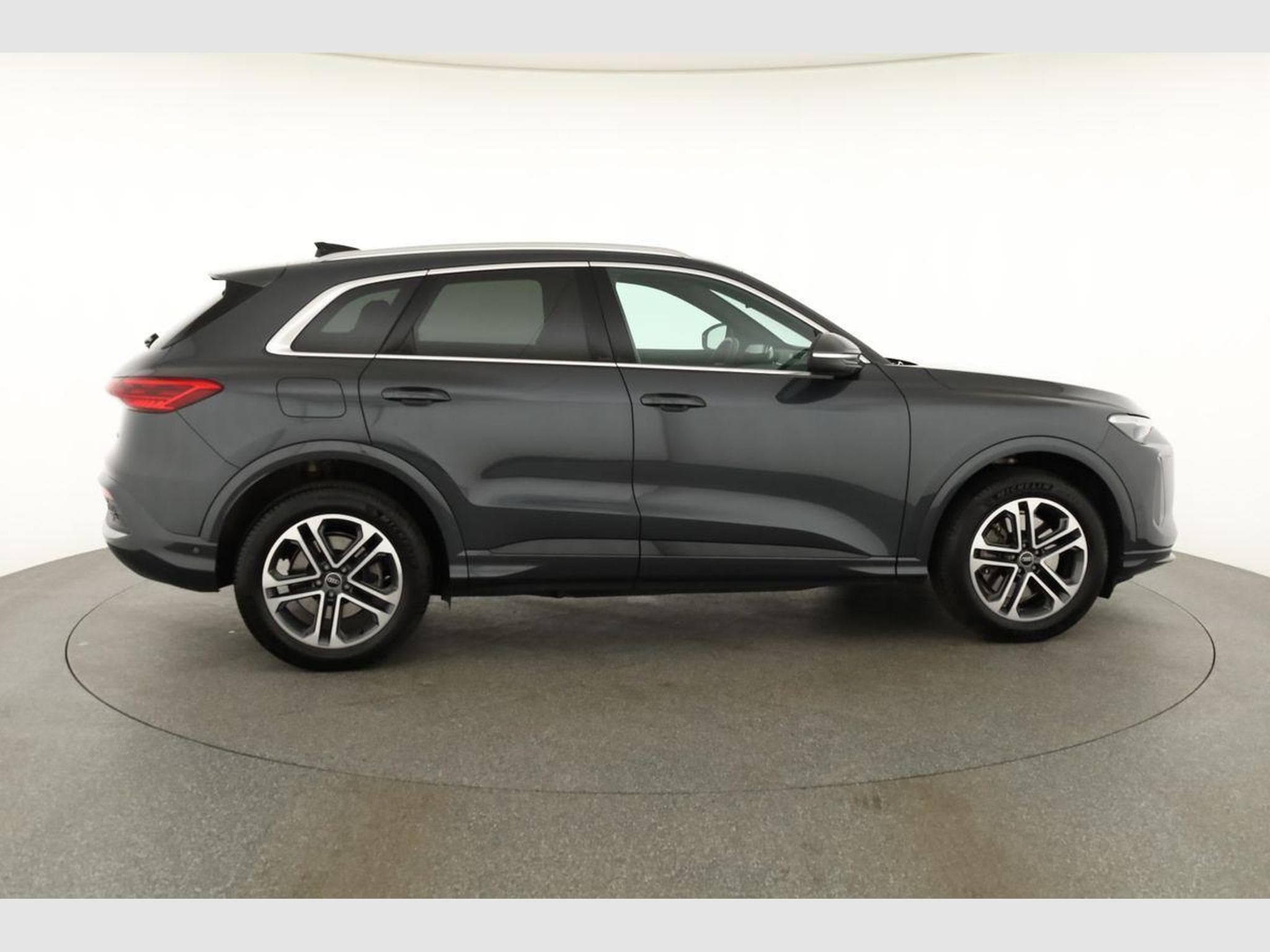 Audi Q5 2.0 TDI 150 kW quattro (2025) - Photo 21