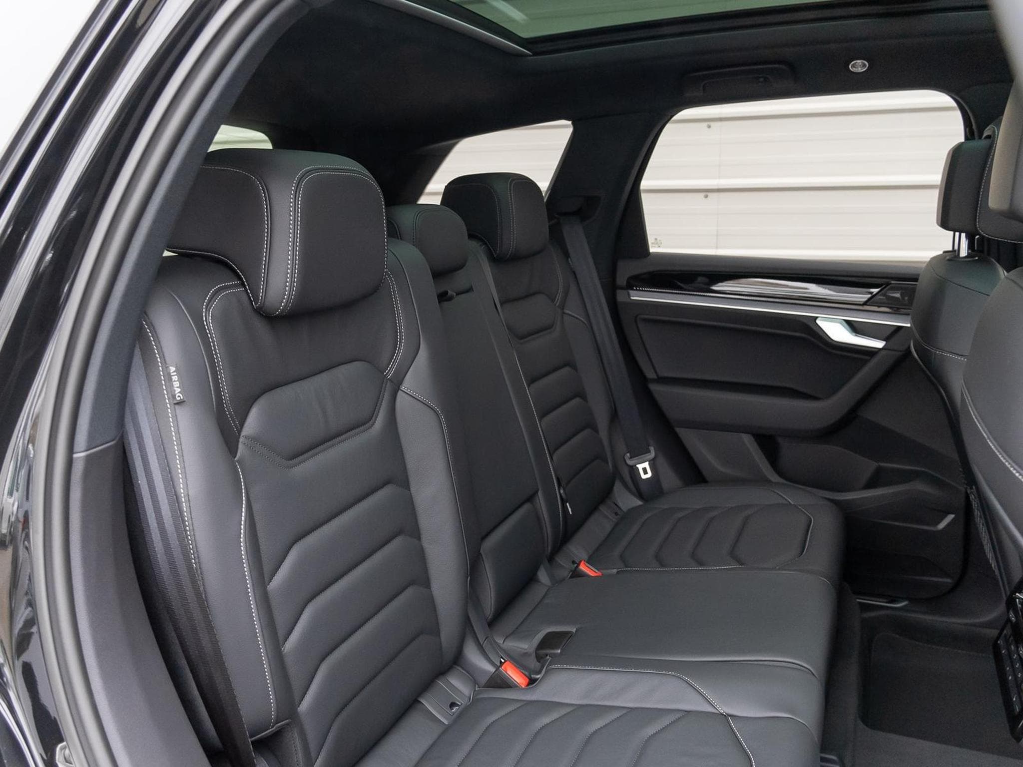 VW Touareg R-Line (2024) - Photo 14