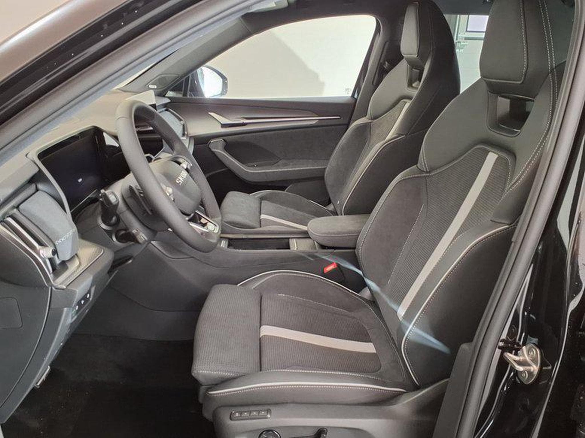 Skoda Kodiaq Sportline 2.0 TDI 7-Gang-DSG 4x4 (2025) - Photo 9