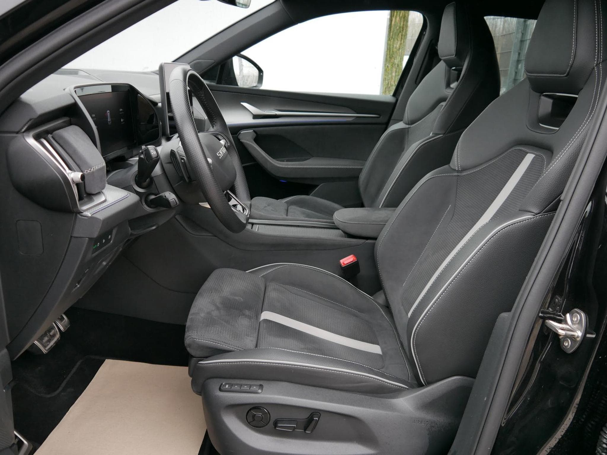 Skoda Kodiaq 1.5 TSI iV PHEV Sportline DSG (2025) - Foto 7