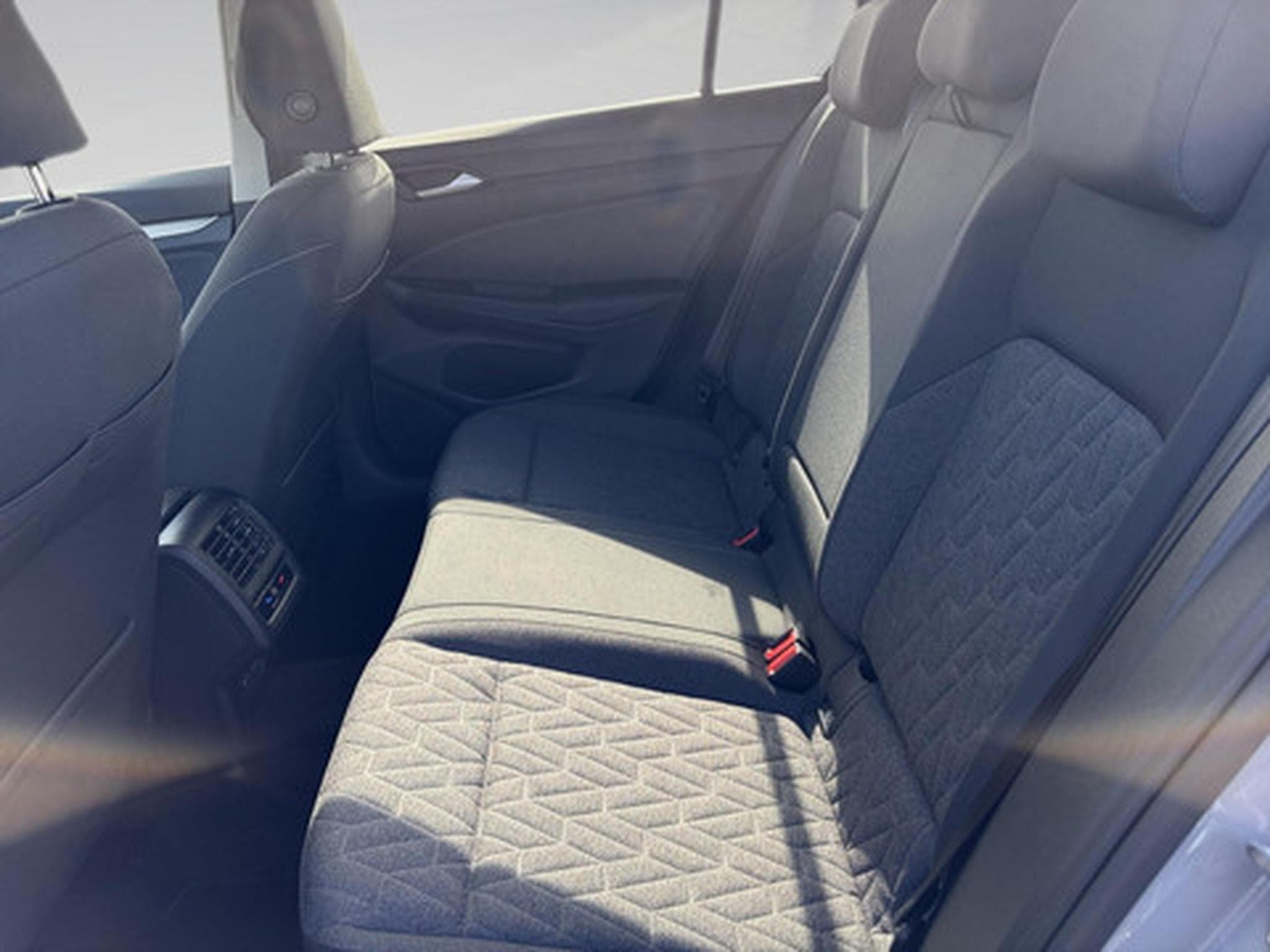 VW Golf VIII 1.0 TSI 81kW Life (2024) - Photo 12