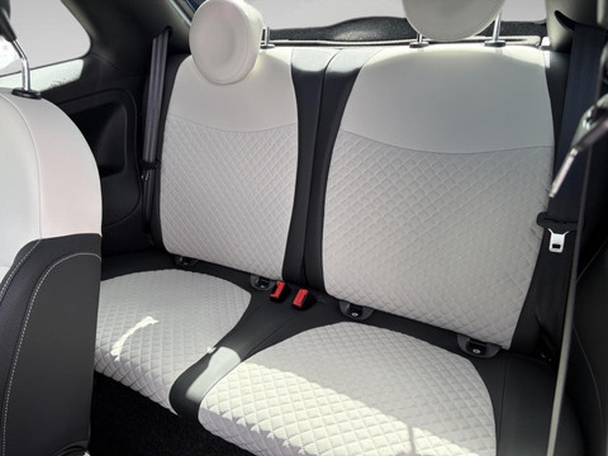 Fiat 500 1.0 Hybrid 70 Dolce Vita (2021) - Photo 8