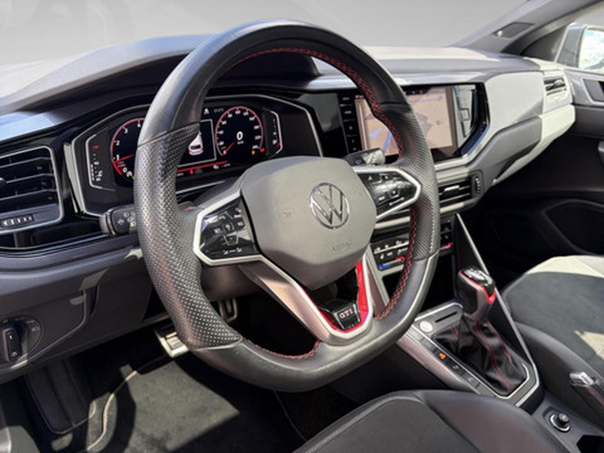 VW Polo 2.0 TSI 152kW GTI DSG7 (2023) - Photo 5
