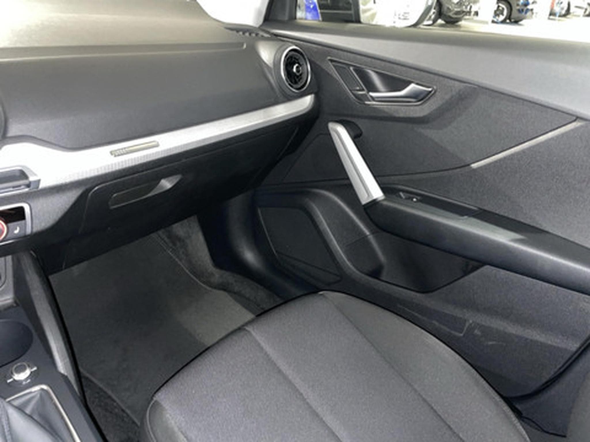Audi Q2 1.5 35 TFSI 110kW S tronic Adv. B. Ed. (2021) - Photo 9