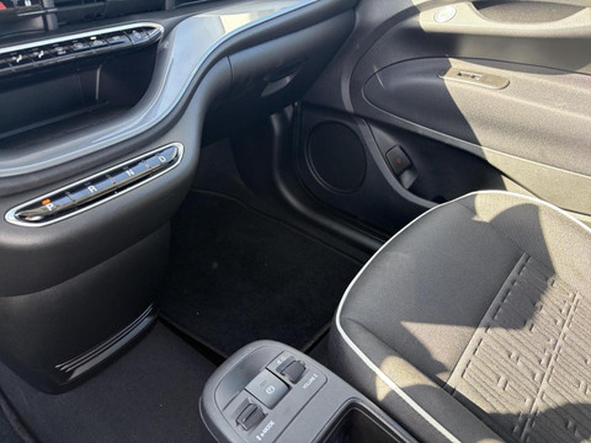 Fiat 500 500e 42 kWh LIMO (2023) - Photo 9
