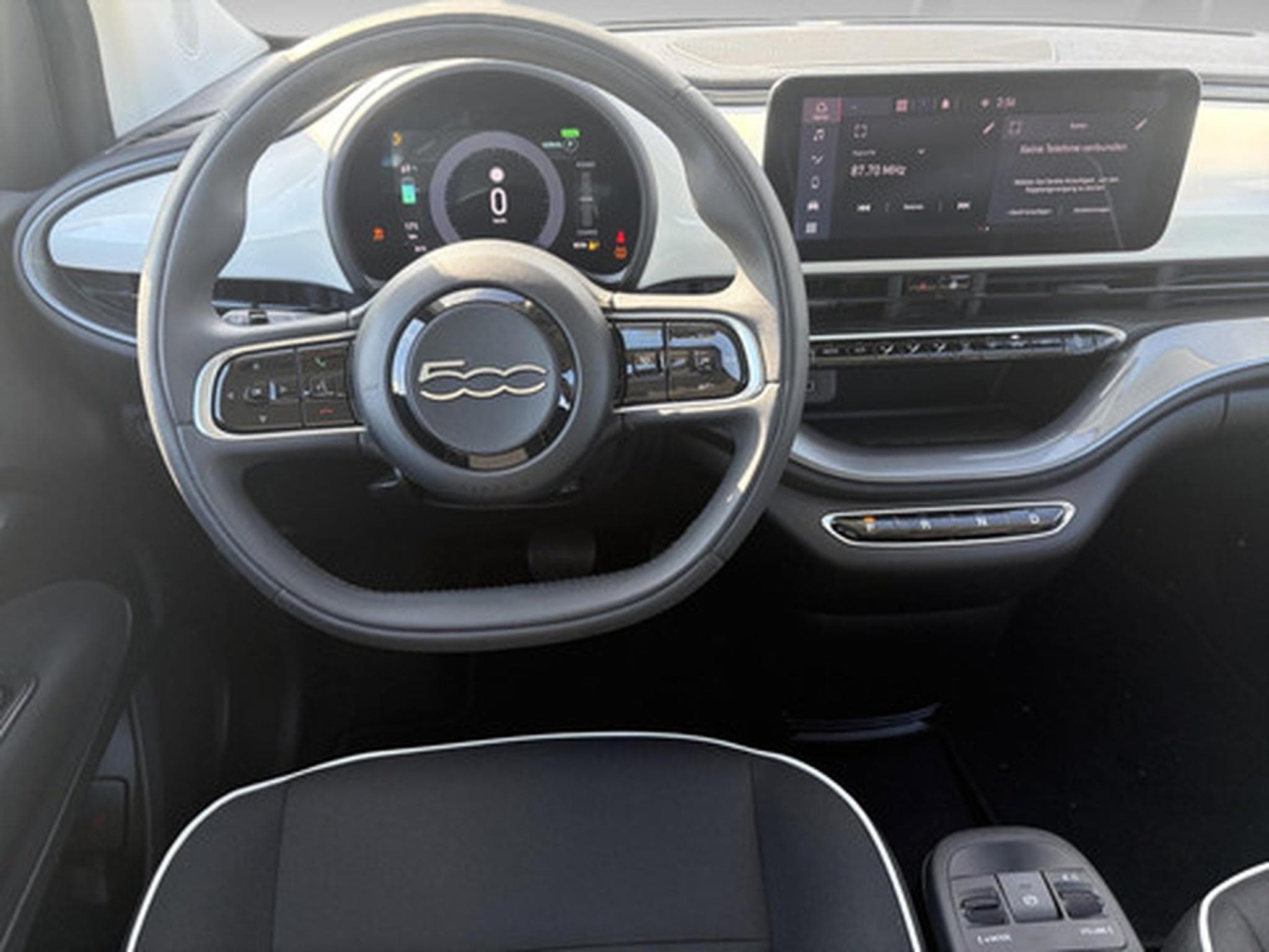 Fiat 500 500e 42 kWh LIMO (2023) - Photo 7