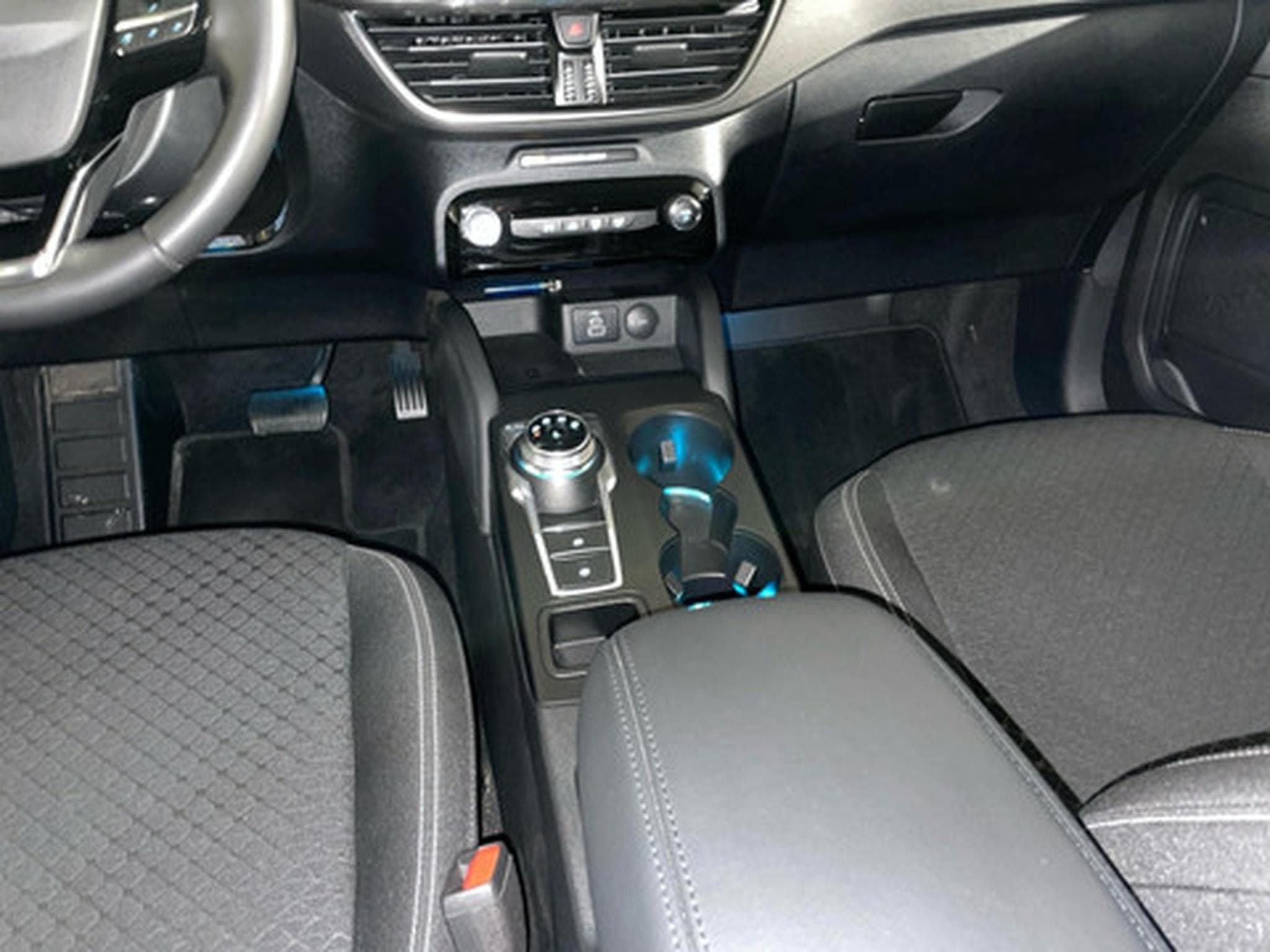 Ford Kuga 1.5i EcoBoost 137kW Aut. Titanium (2025) - Photo 10