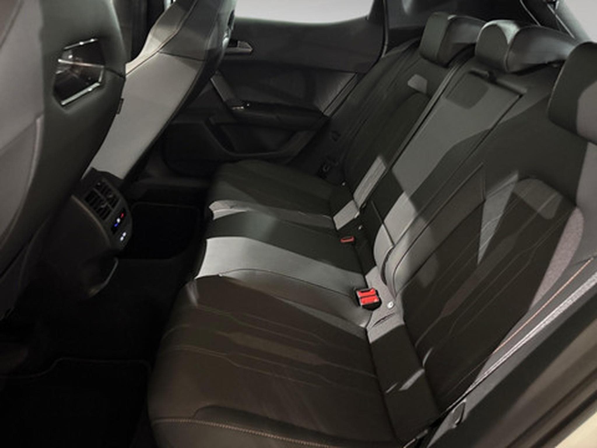 Cupra Leon 2.0 TSI EVO 221kW VZ DSG (2023) - Photo 11