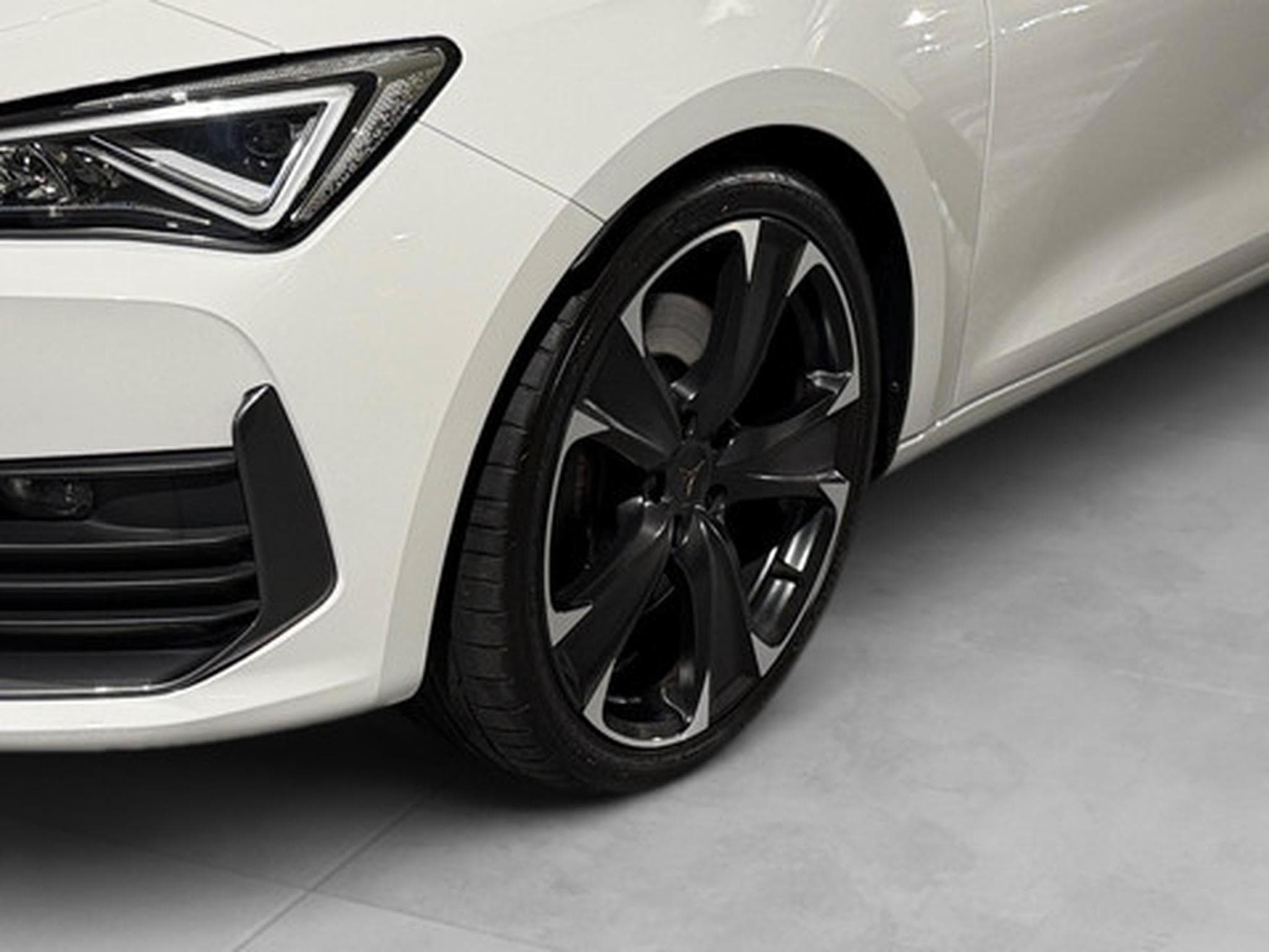 Cupra Leon 2.0 TSI EVO 221kW VZ DSG (2023) - Photo 20