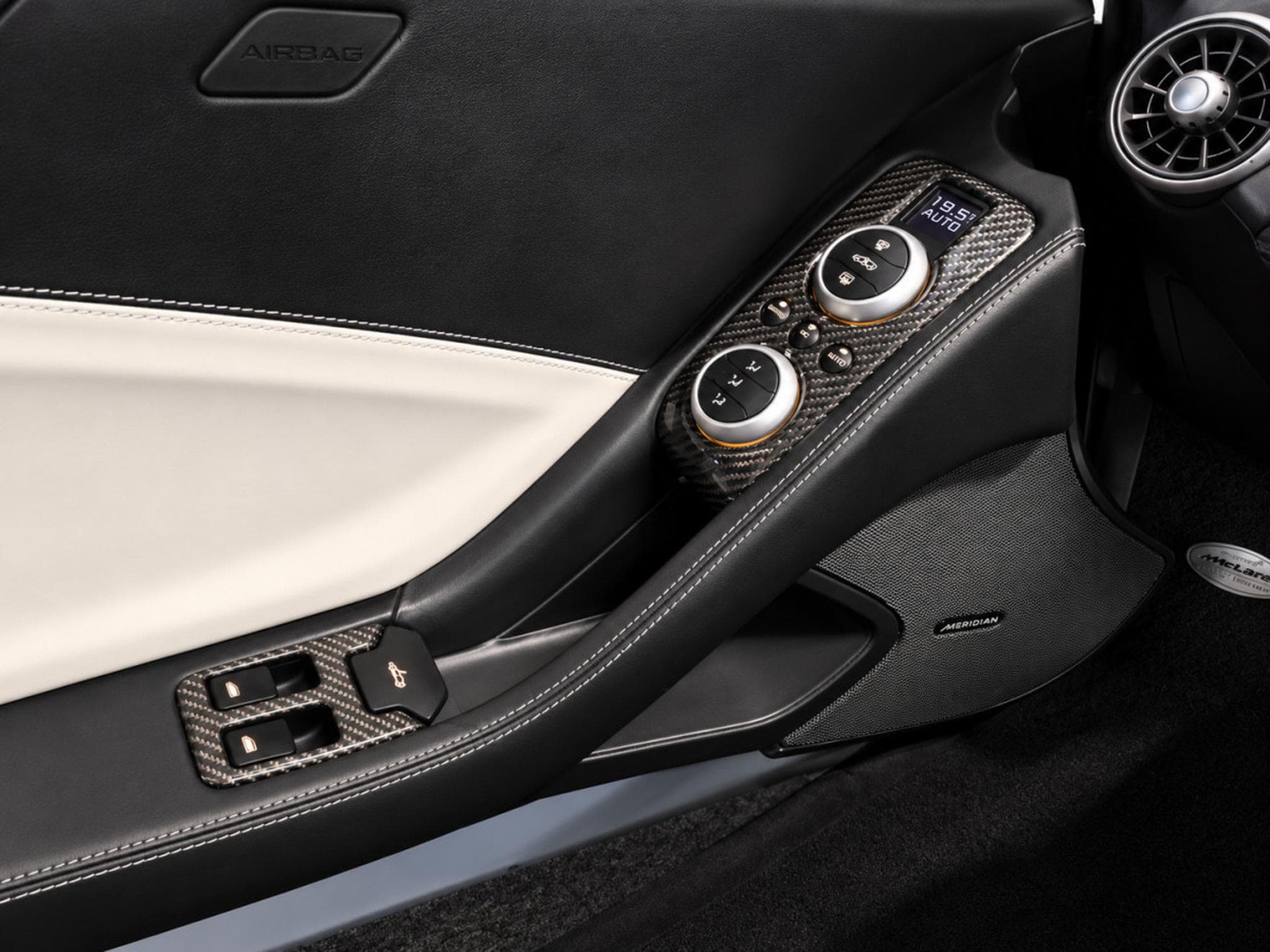 McLaren MP4-12C MP4-12C Carbon EX VIP CRISTIANO RONALDO (2012) - Photo 18