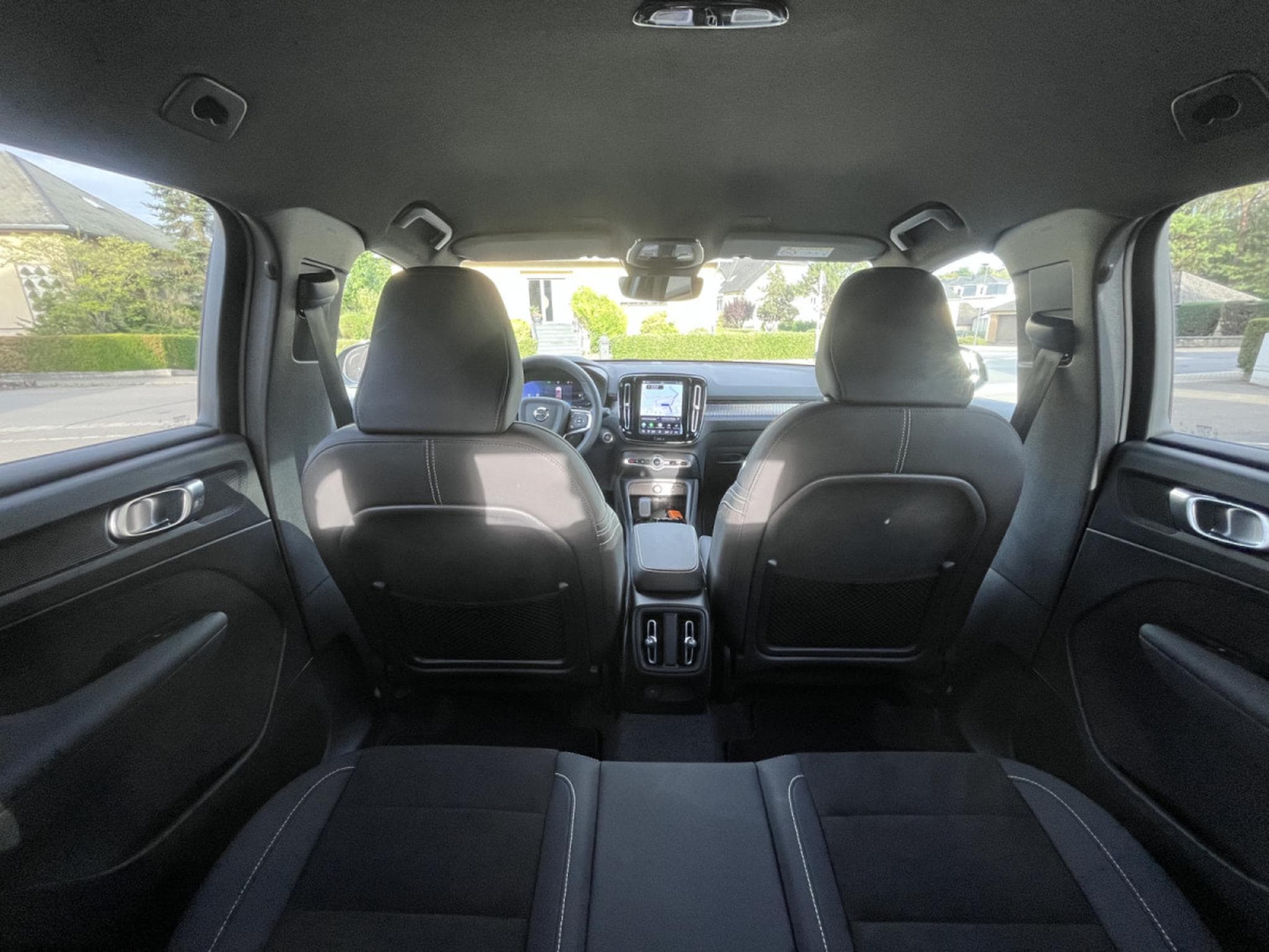 Volvo XC40 B3 Plus Dark DCT (2025) - Photo 12