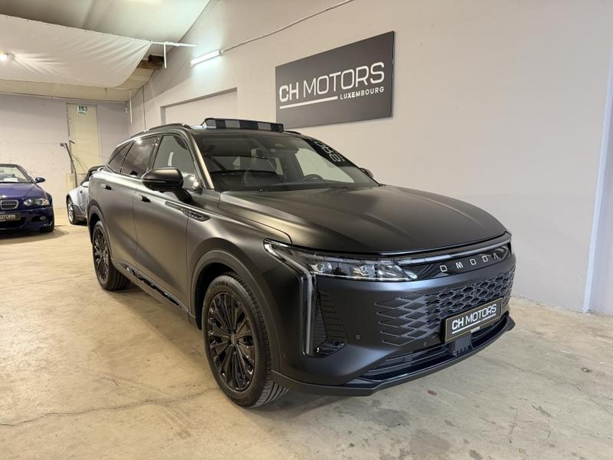 OMODA 9 SHS AWD PHEV Premium BlacK Edition (2026) - Photo 1