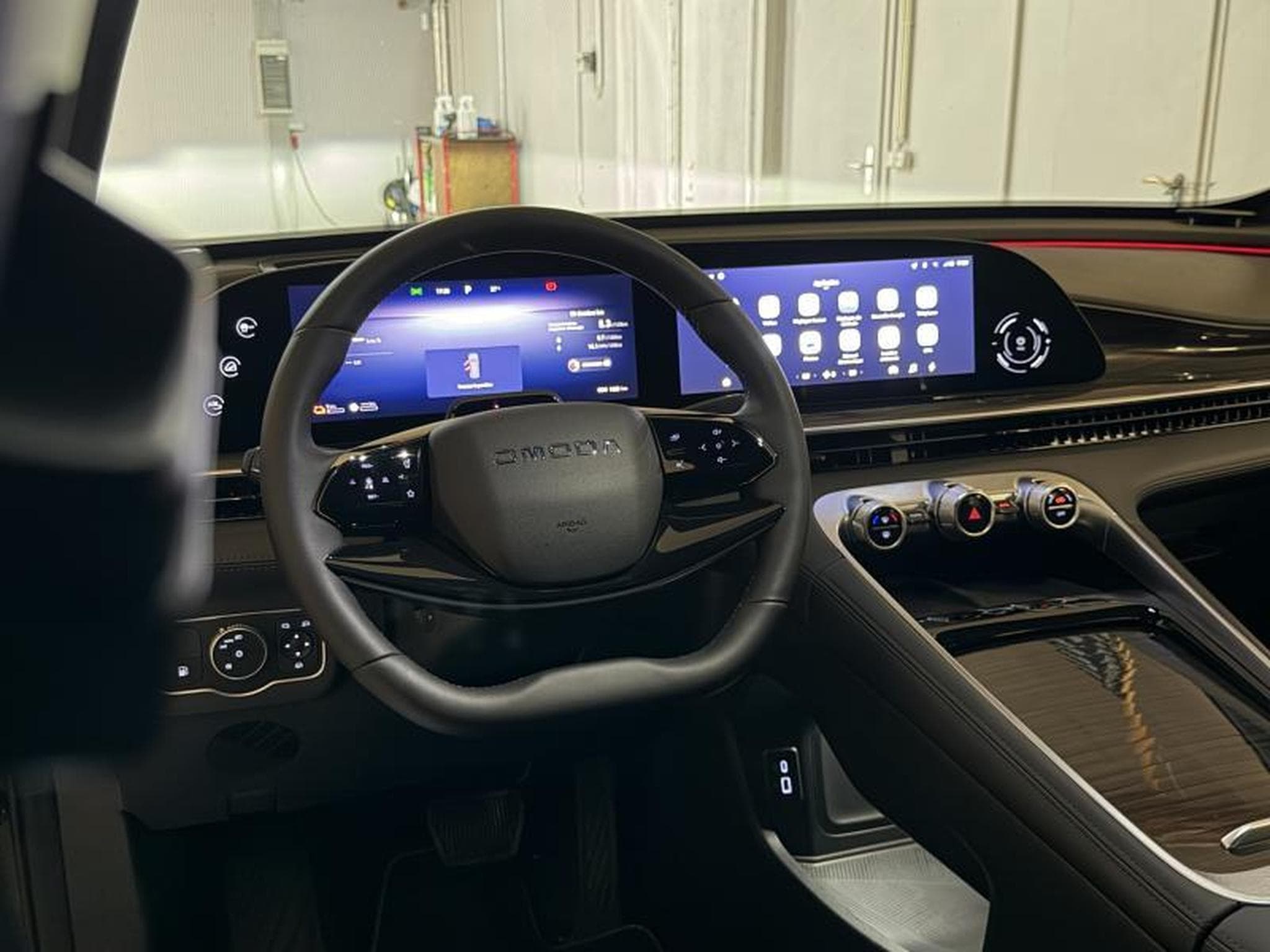 OMODA 9 SHS AWD PHEV Premium BlacK Edition (2026) - Photo 11