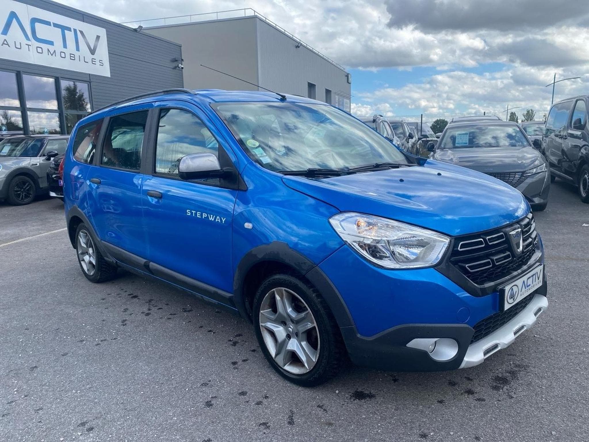 Dacia LODGY 1.5 BLUE DCI 115 STEPWAY 7PL (2019) - Photo 3