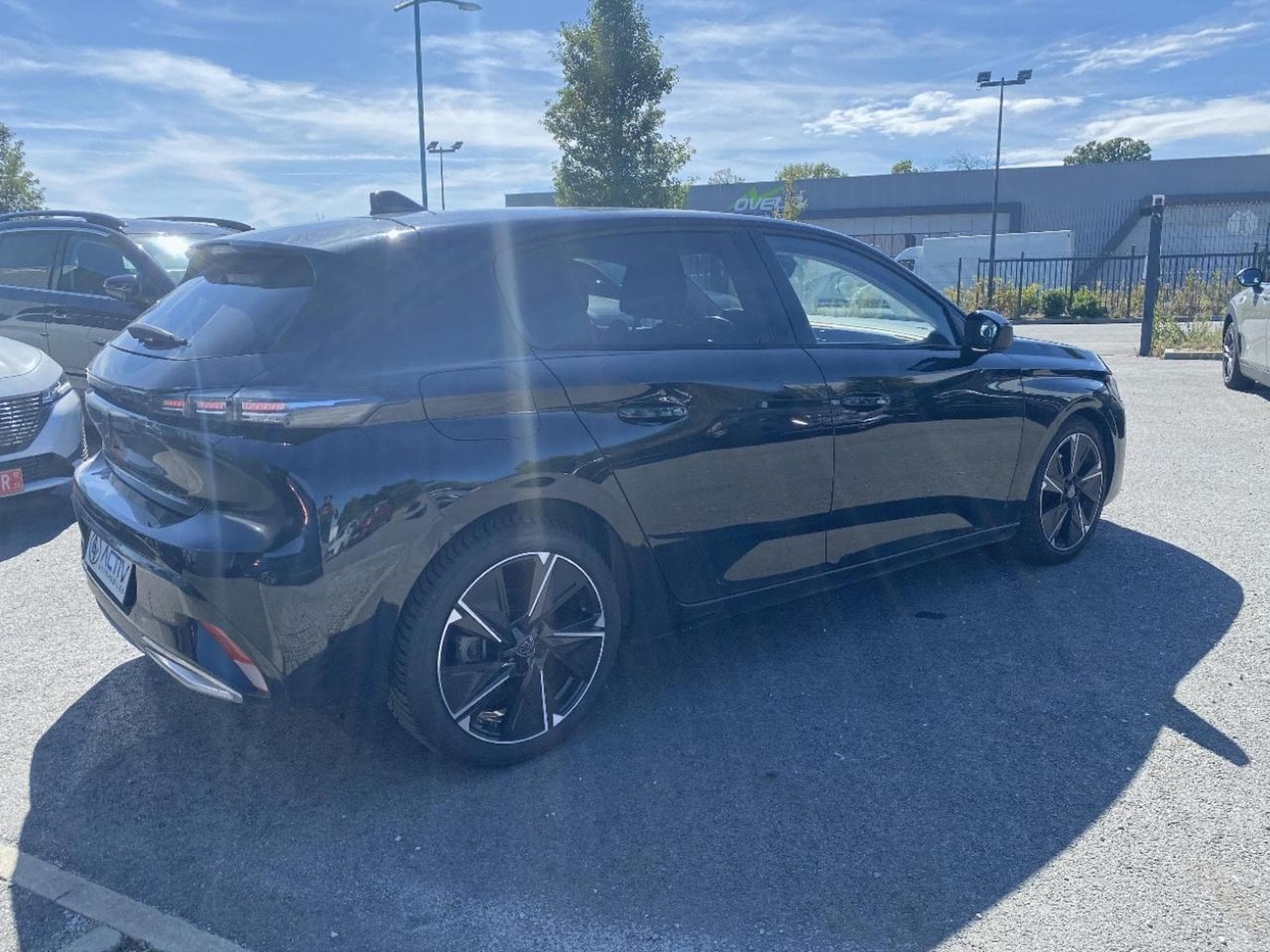 Peugeot 308 1.5 BLUEHDI 130 ALLURE EAT8 (2022) - Photo 5