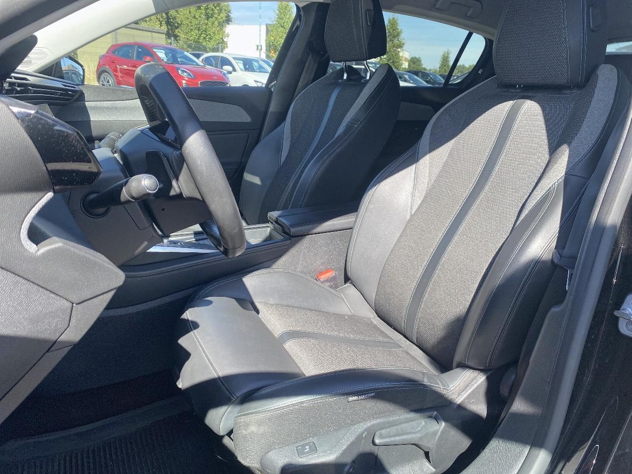 Peugeot 308 1.5 BLUEHDI 130 ALLURE EAT8 (2022) - Photo 10