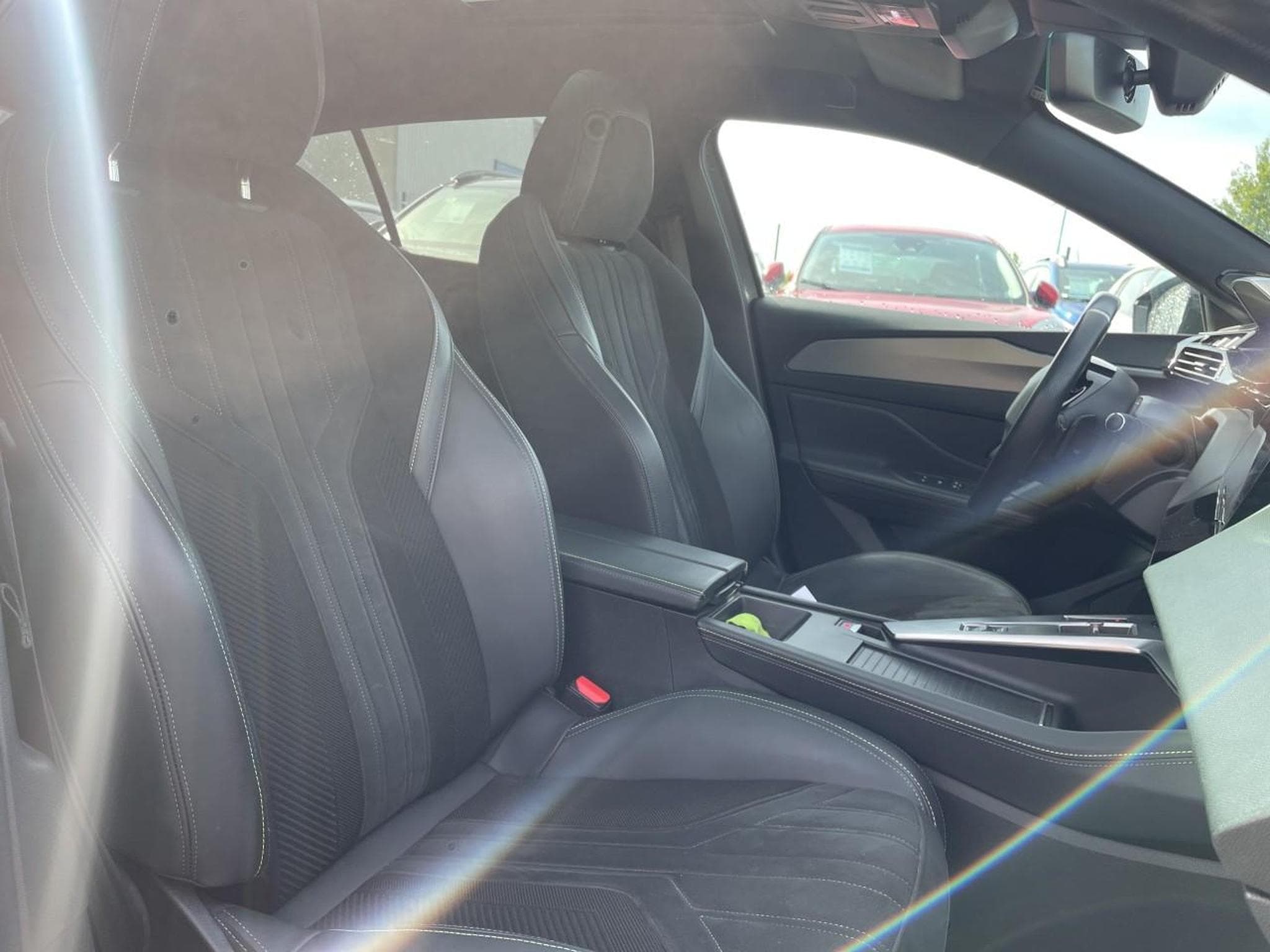 Peugeot 408 1.2 PURETECH 130 GT EAT8 (2023) - Photo 16