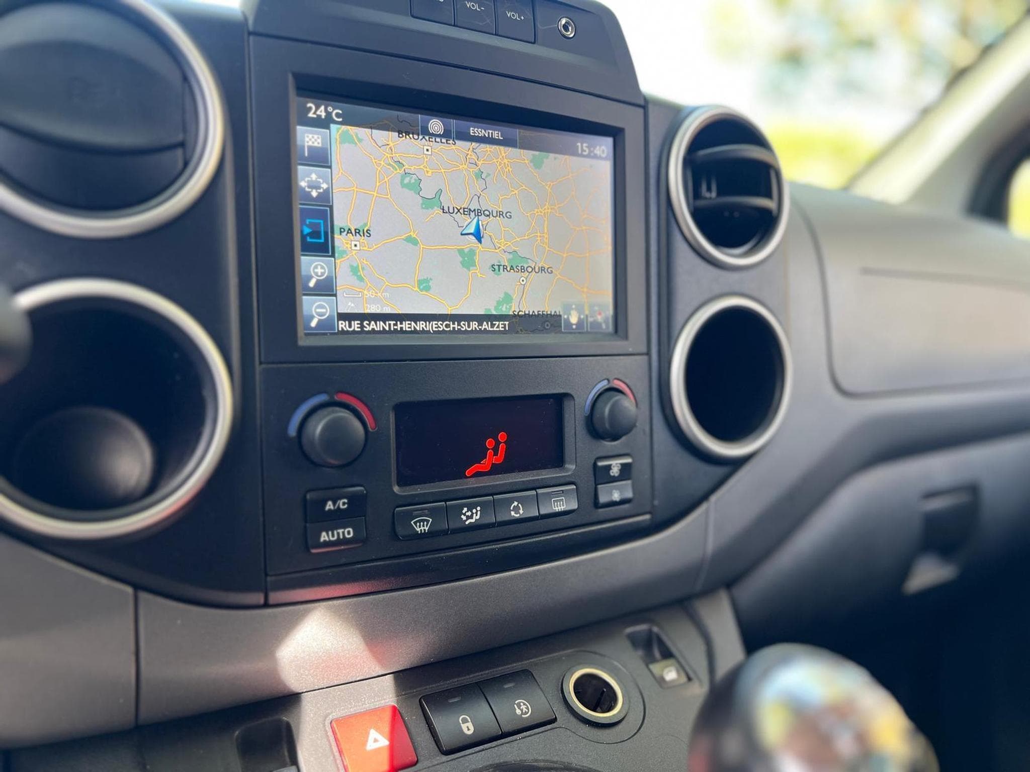 Peugeot Partner Manuelle / Essence / Attache Remorque / (2018) - Photo 16