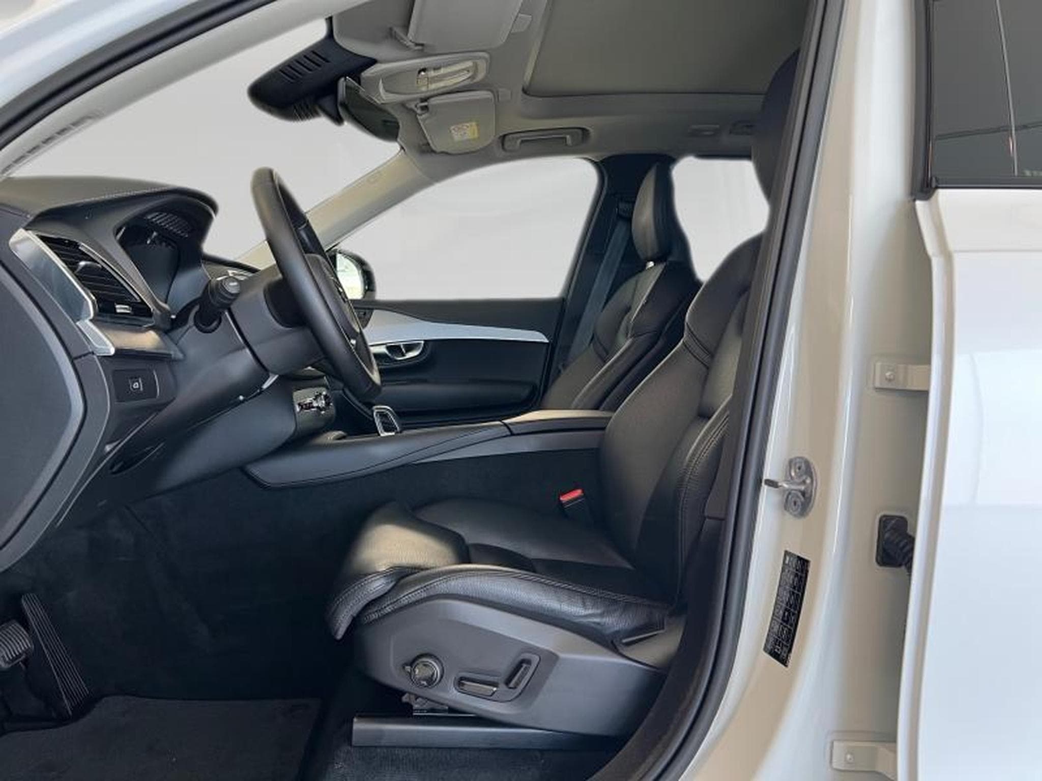 Volvo XC90 Plus Dark (2023) - Photo 9