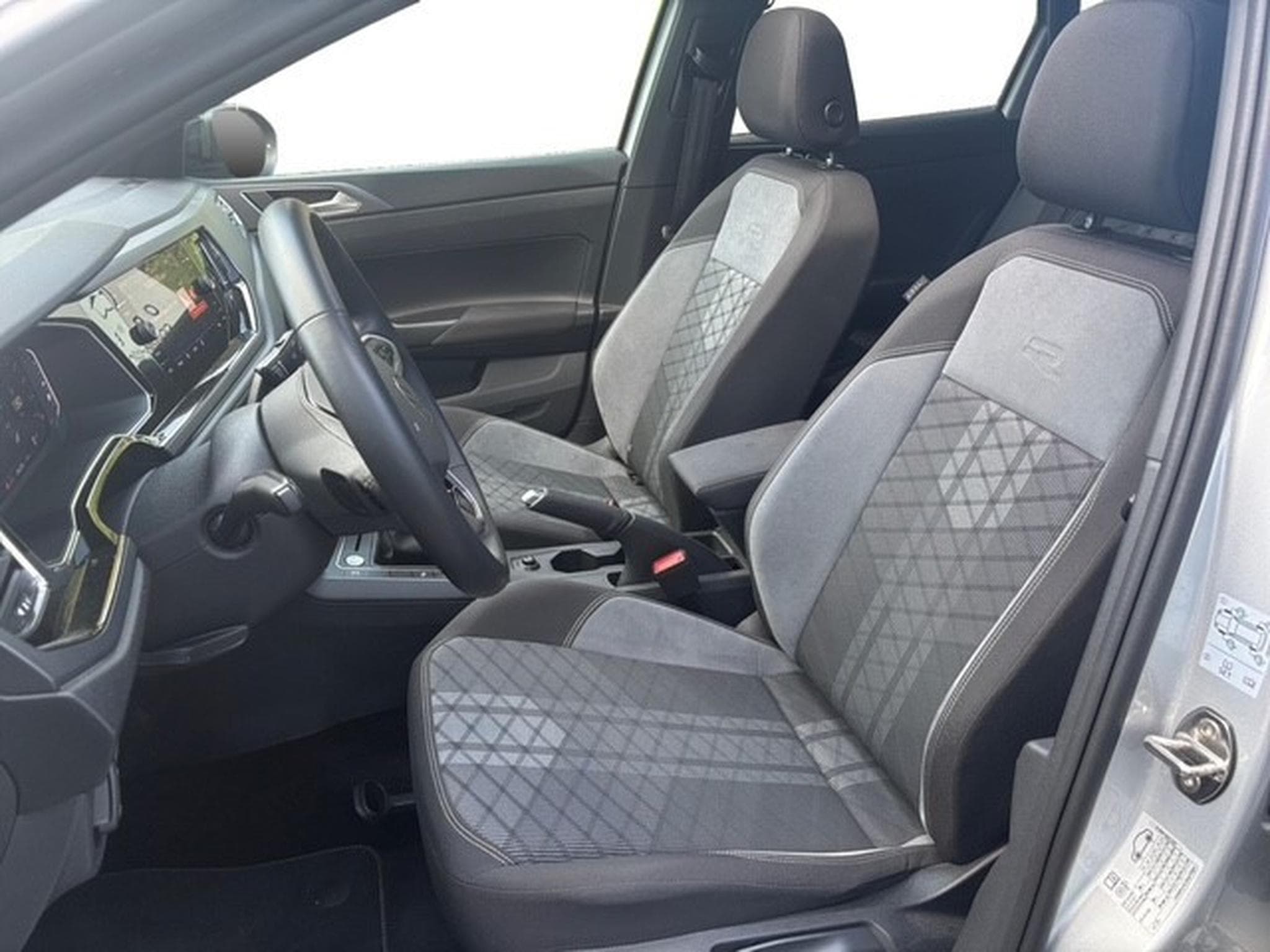 VW Taigo 1.5 TSI R-Line Business OPF DSG (2025) - Photo 9
