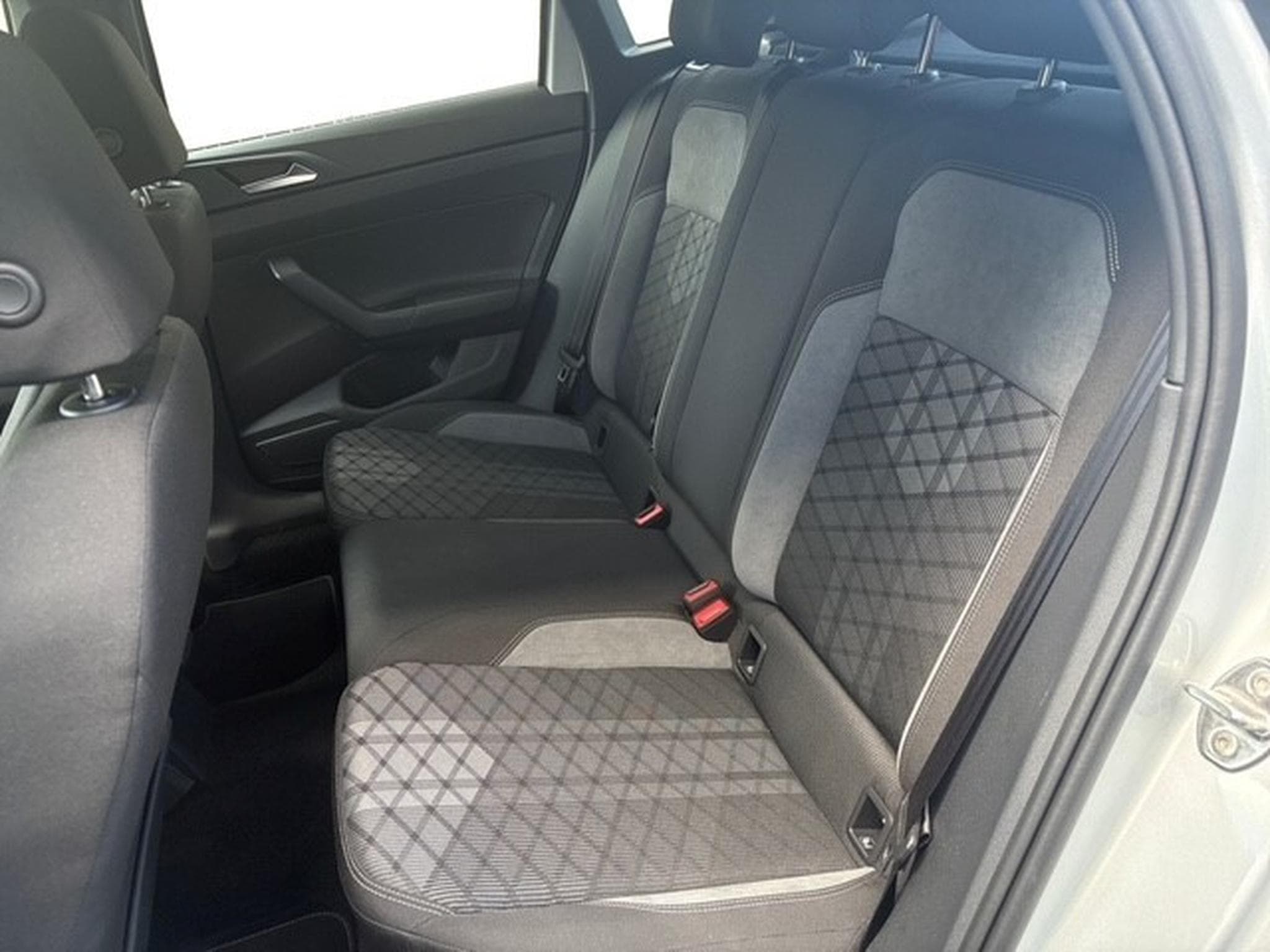 VW Taigo 1.5 TSI R-Line Business OPF DSG (2025) - Photo 7