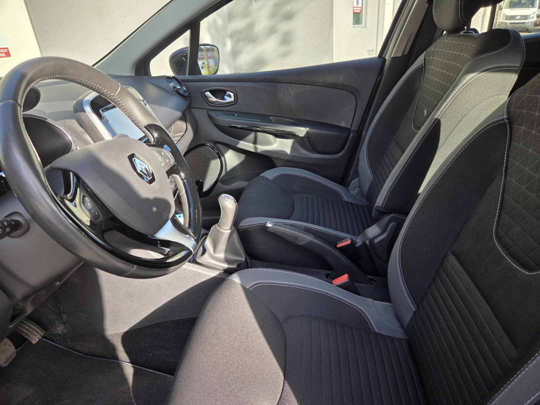 Renault Clio Estate 90 CV Garantie 12 Mois (2016) - Photo 11