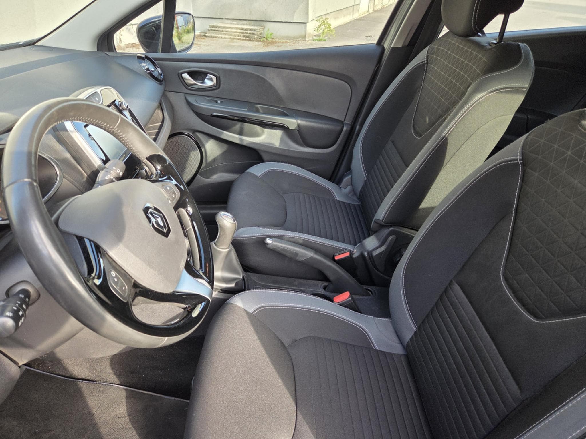 Renault Clio Estate 90 CV Garantie 12 Mois (2016) - Photo 13