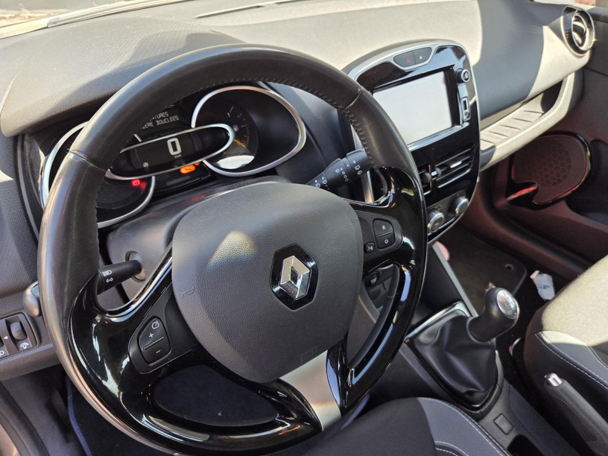 Renault Clio Estate 90 CV Garantie 12 Mois (2016) - Photo 15