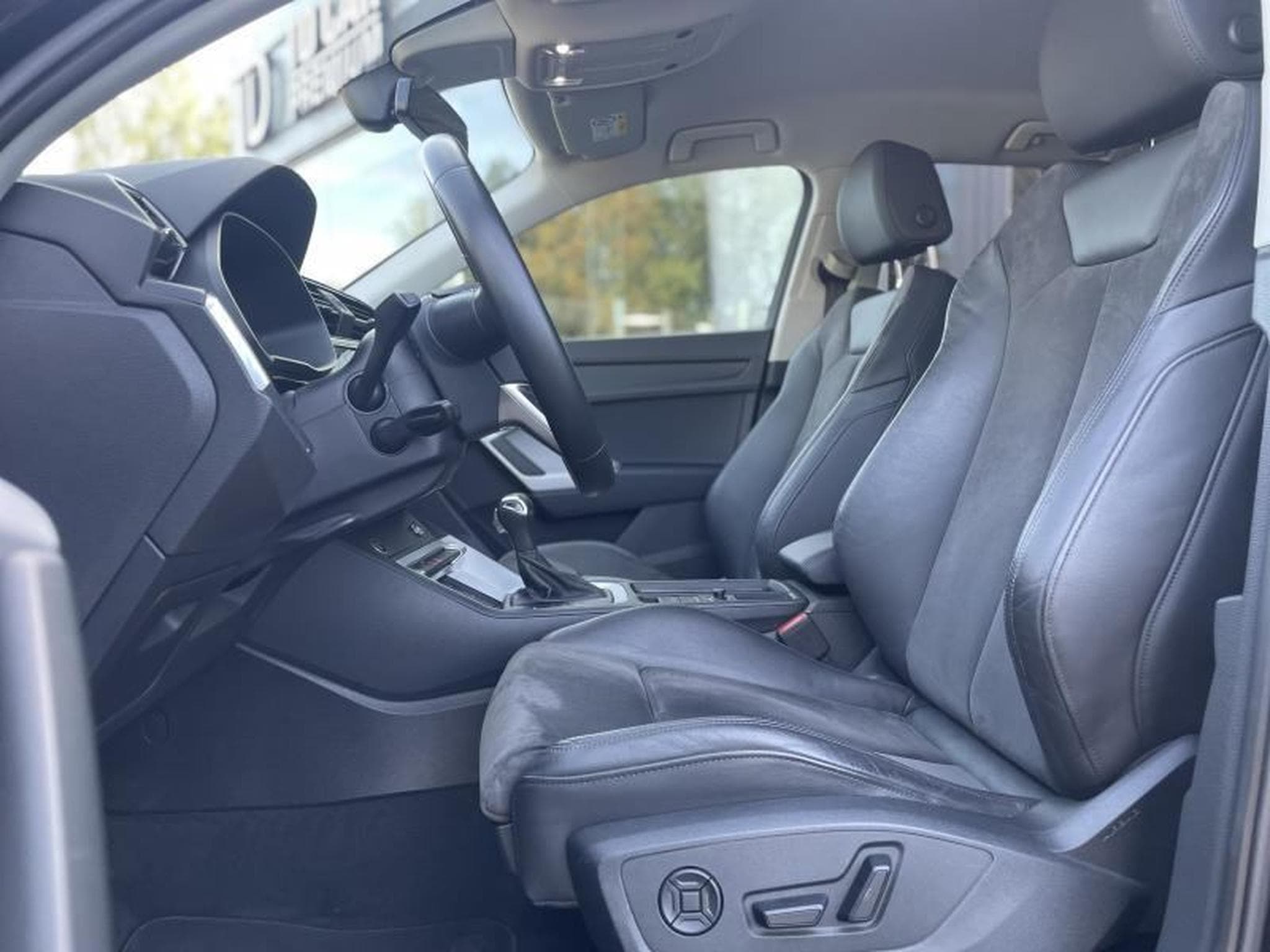 Audi Q3 Sportback 35 Tdi 150 S-Line Auto (2022) - Photo 7
