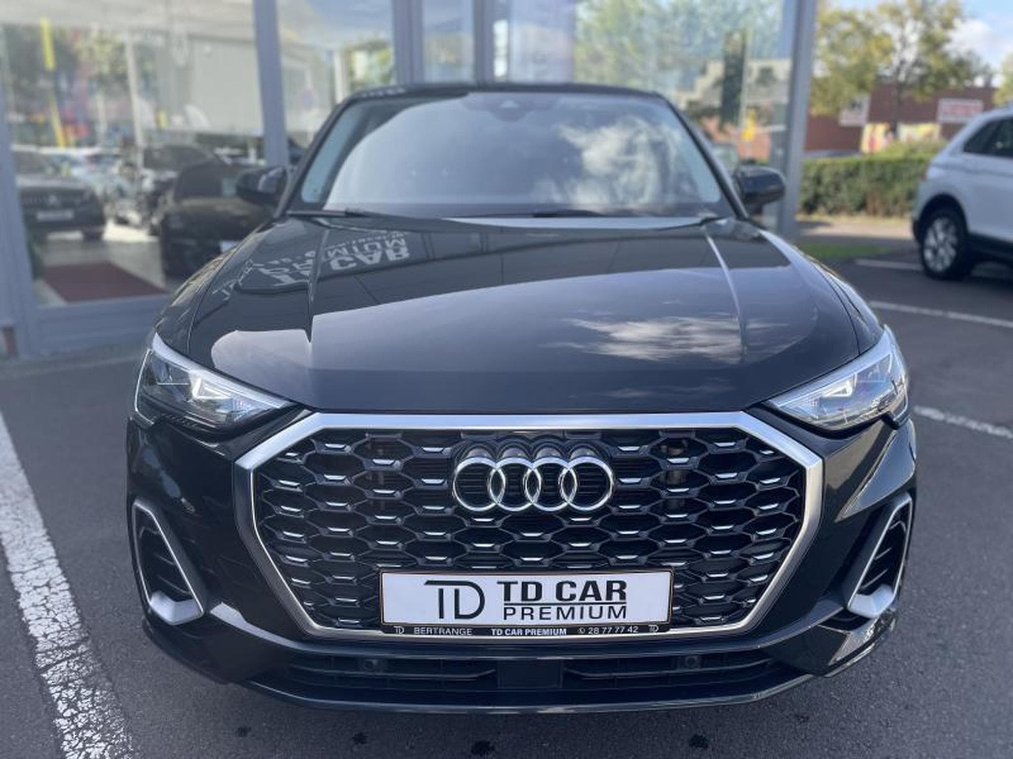 Audi Q3 Sportback 35 Tdi 150 S-Line Auto (2022) - Photo 2