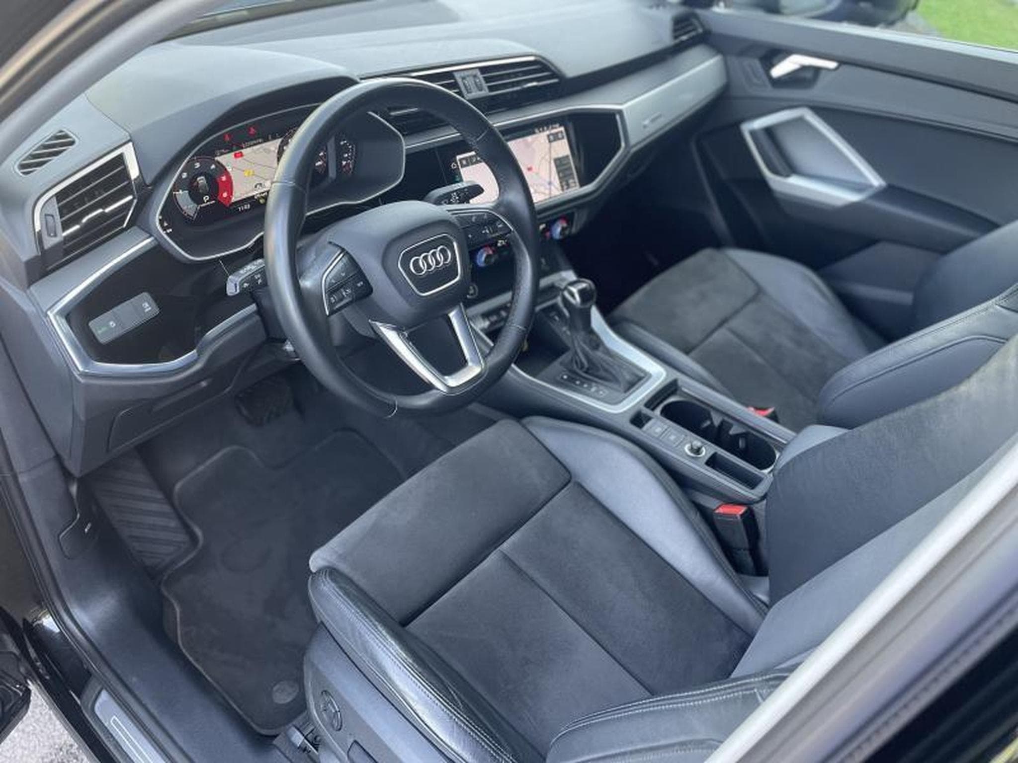 Audi Q3 Sportback 35 Tdi 150 S-Line Auto (2022) - Photo 6