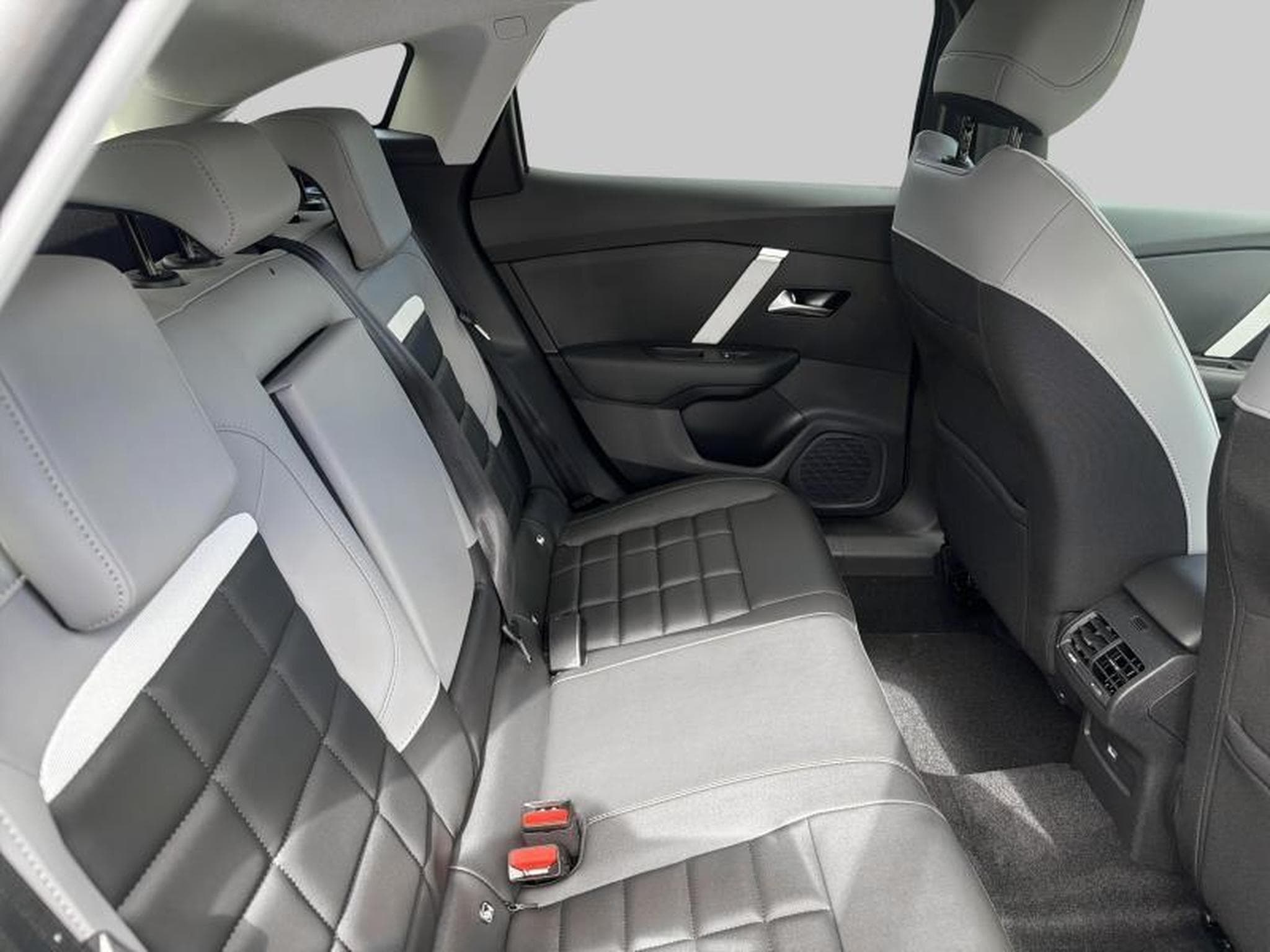 Citroën C4 & ë- Feel Pack (2025) - Photo 10