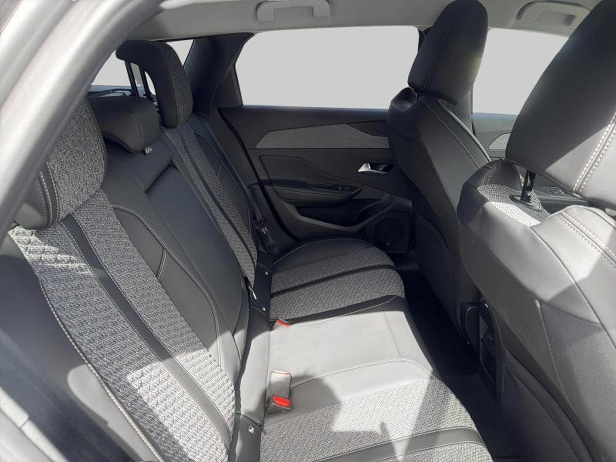 Peugeot 308 III & e- Allure (2026) - Foto 10