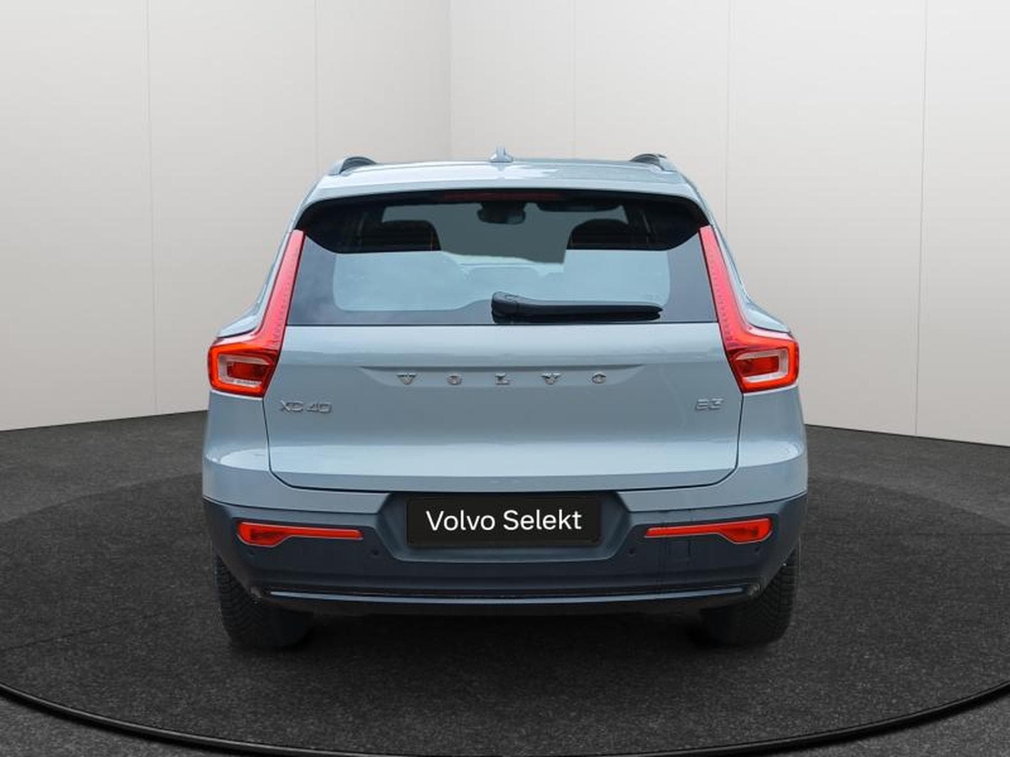 Volvo XC40 Plus Dark B3 Mild Hybrid (2025) - Photo 4