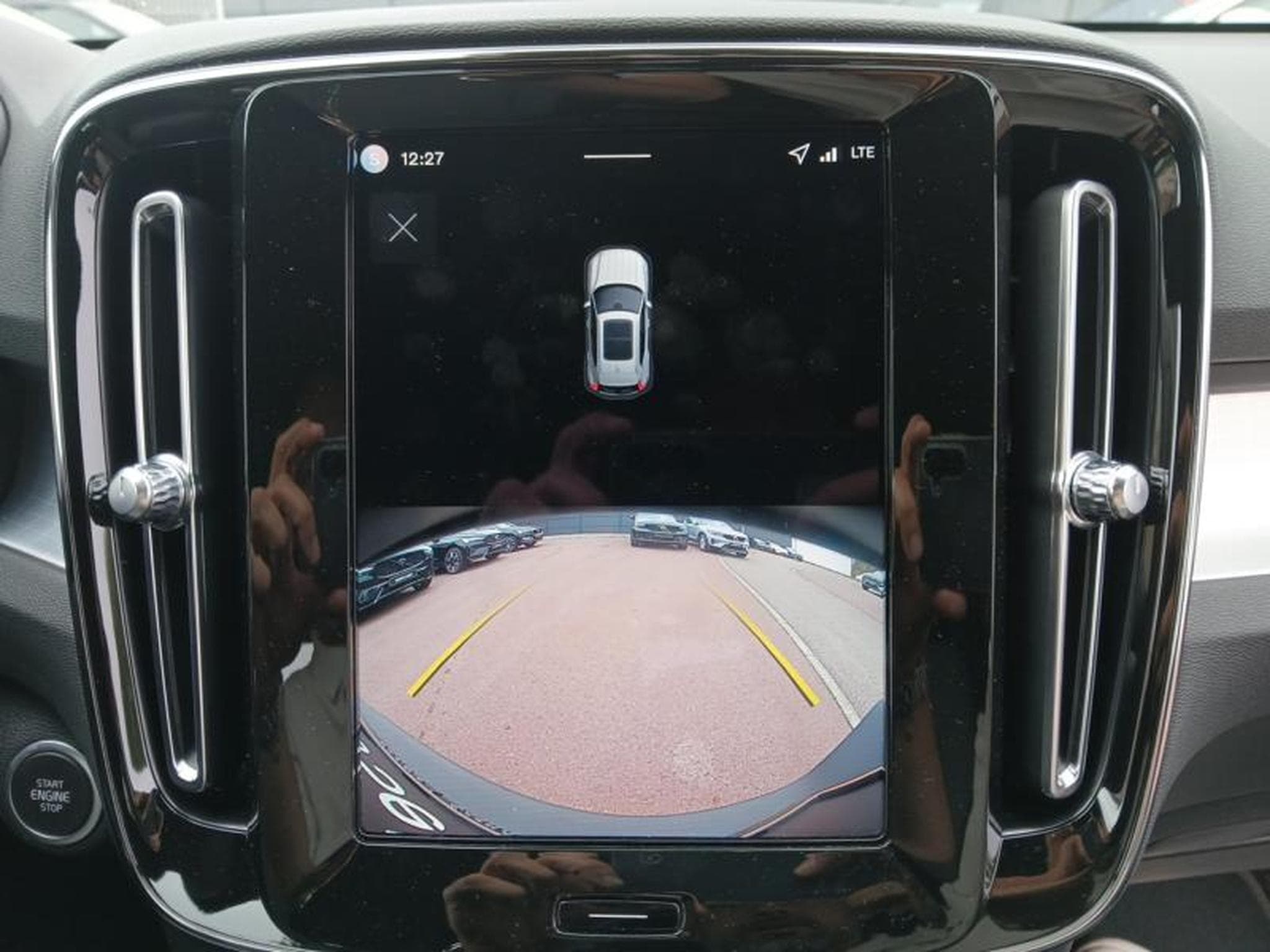 Volvo XC40 Plus Dark B3 Mild Hybrid (2025) - Photo 17
