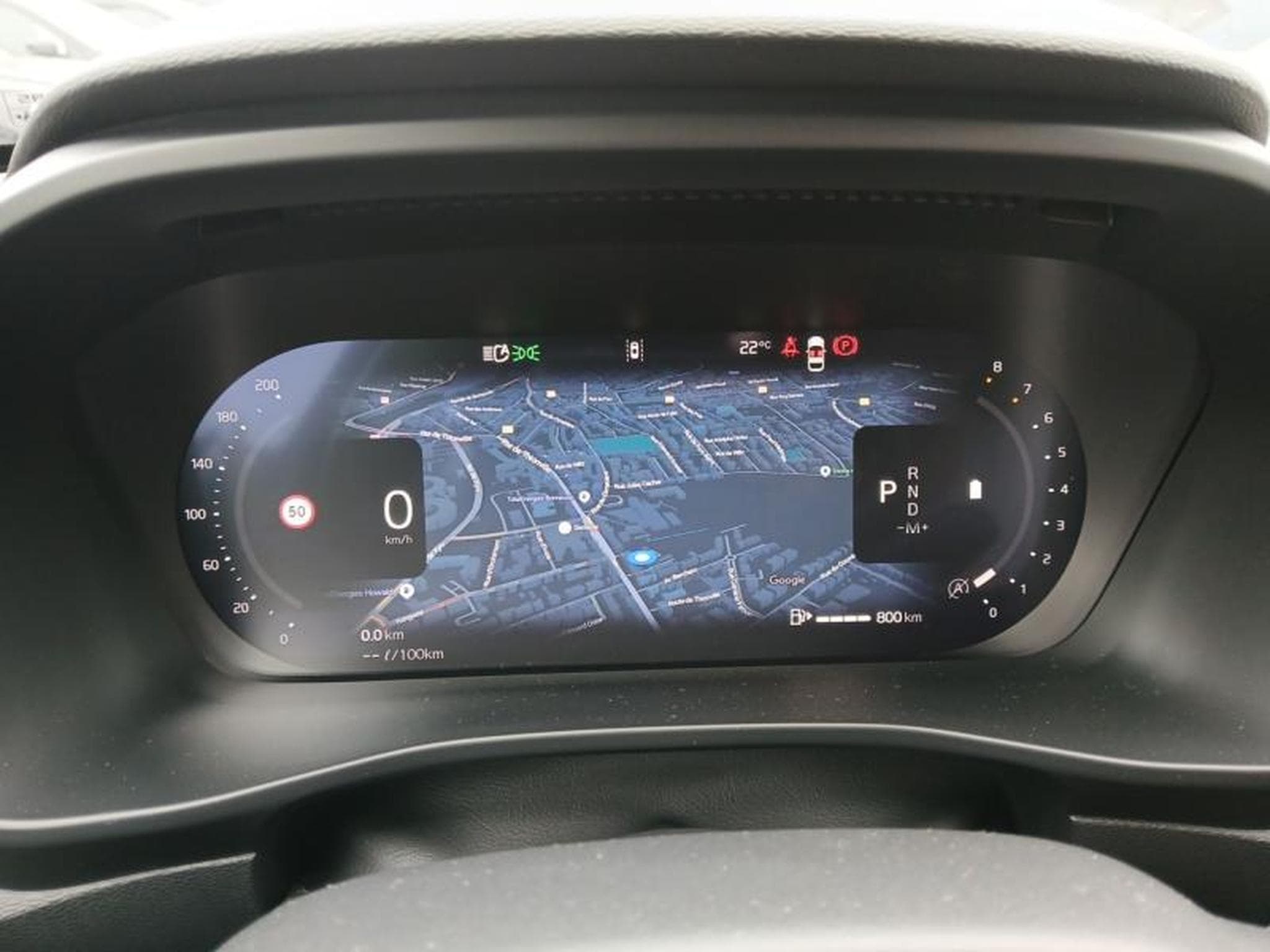 Volvo XC40 Plus Dark B3 Mild Hybrid (2025) - Photo 18